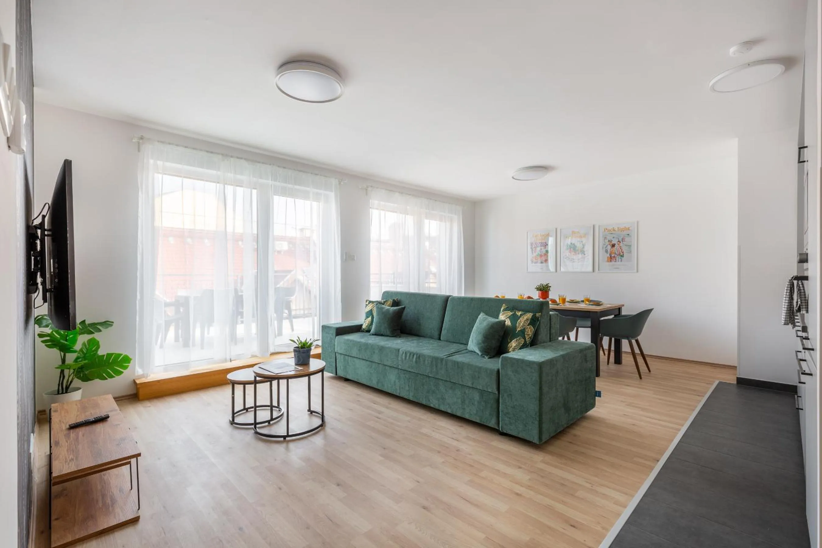 TV and multimedia in Hock Residence by Vagabond