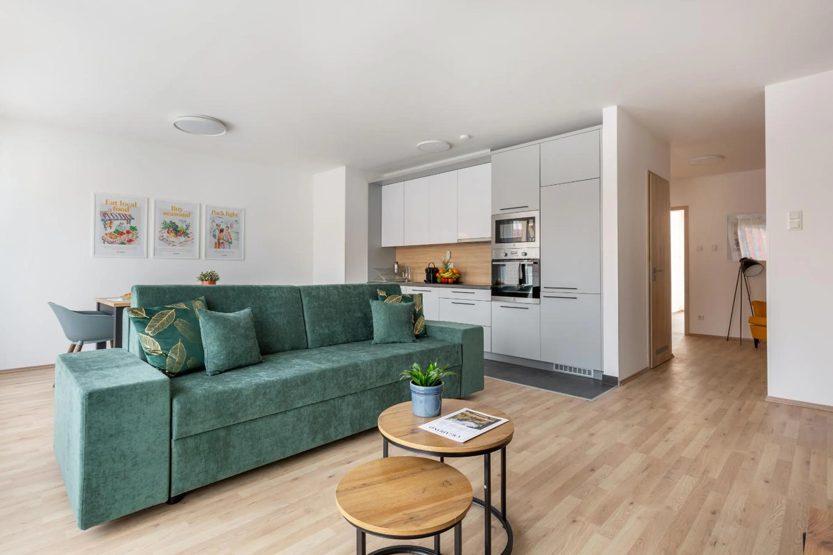 Coffee/tea facilities in Hock Residence by Vagabond