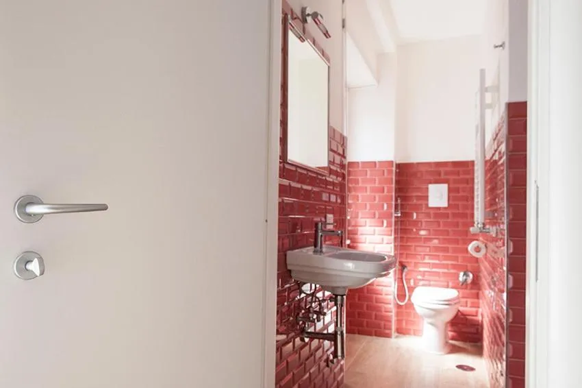 Toilet in Domus Casaletto