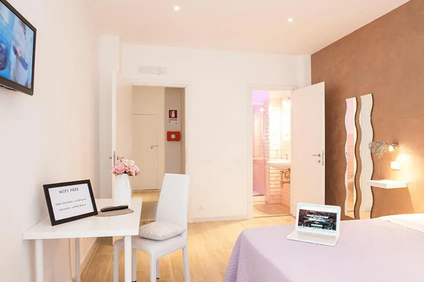 Photo of the whole room, Bed in Domus Casaletto