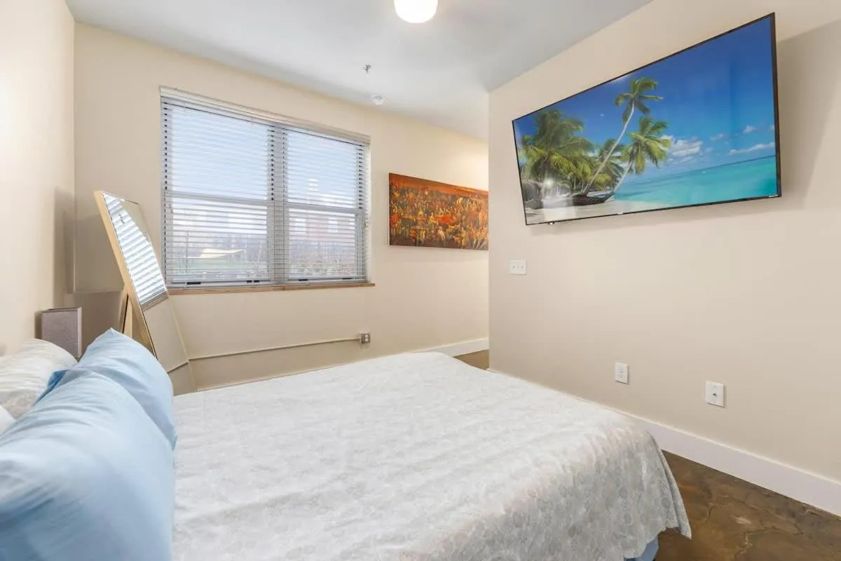 Bed in The West End Flats Hotel