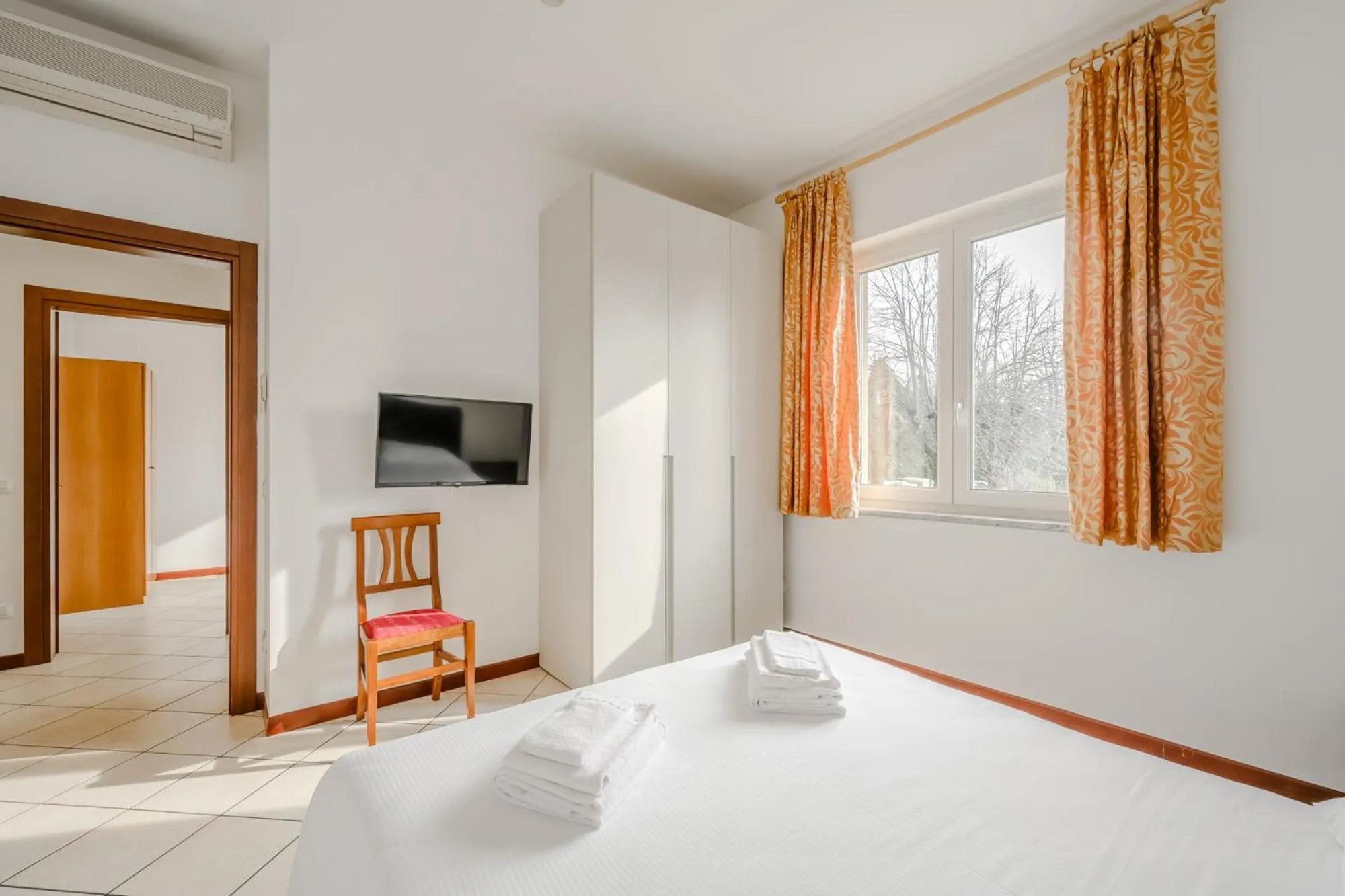 Bedroom, Bed in Hotel Nuova Barcaccia