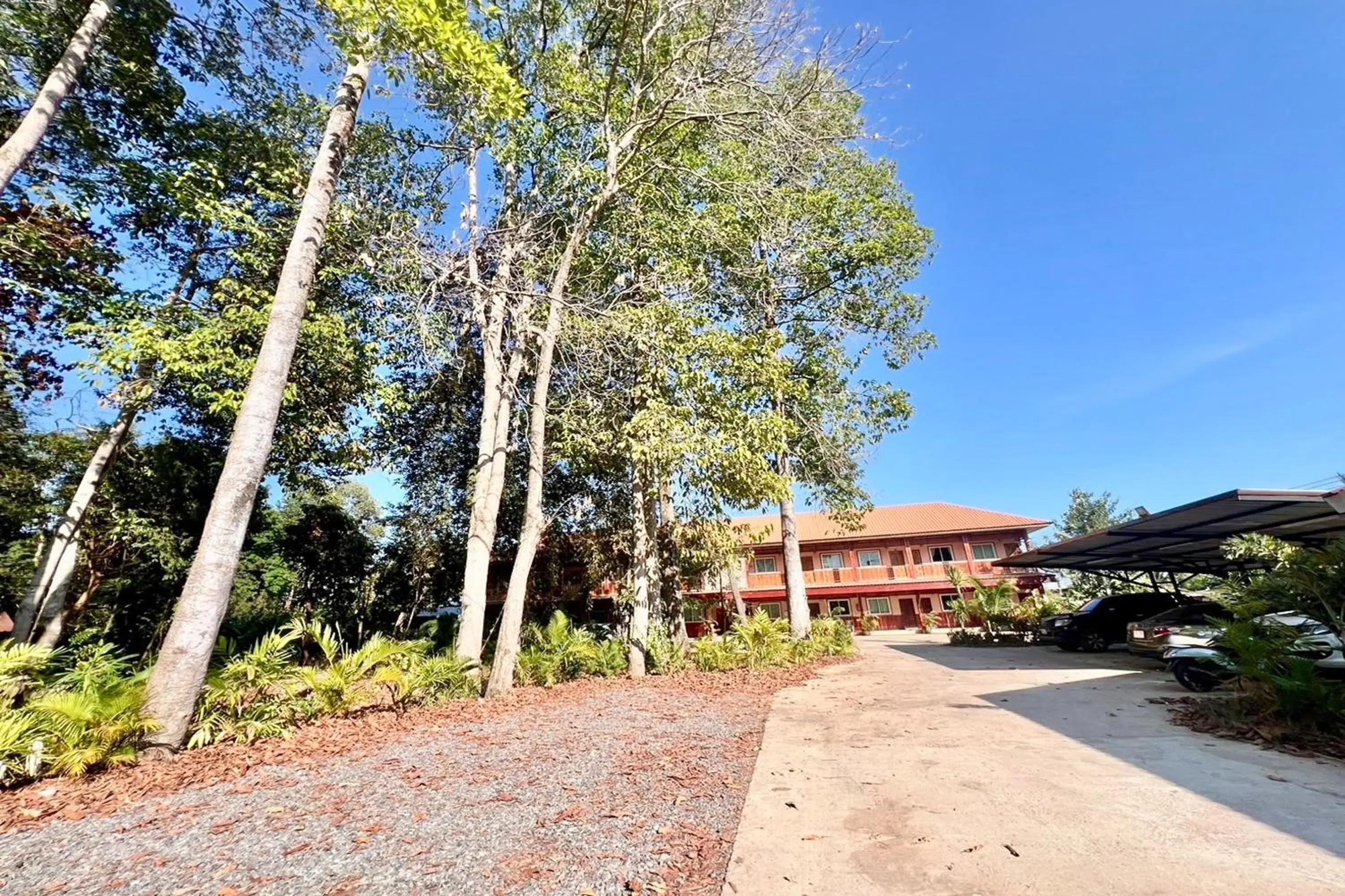 Property building in Koon Hom Apartment Property building in Koon Hom Apartment