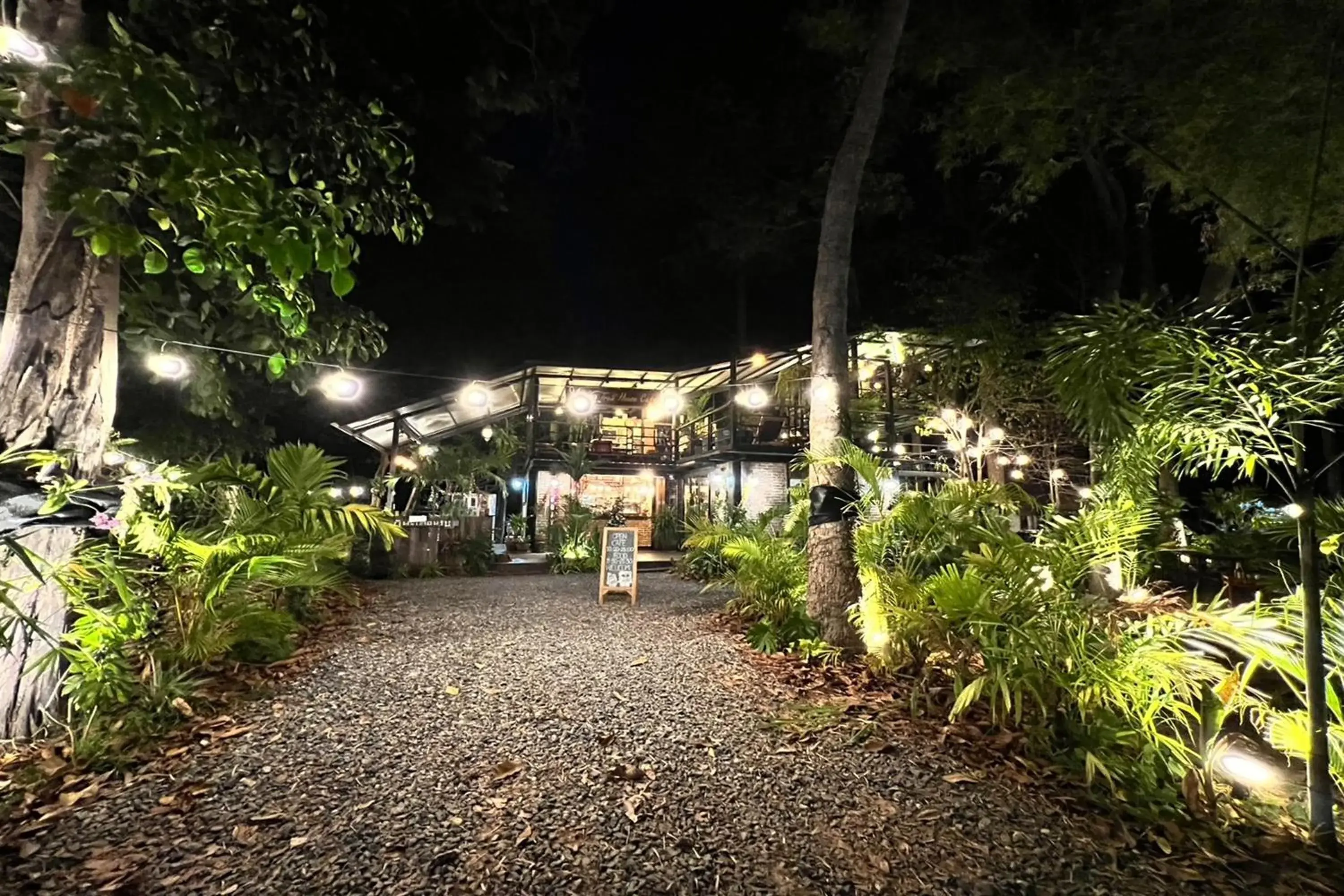 Property building in Koon Hom Apartment Property building in Koon Hom Apartment