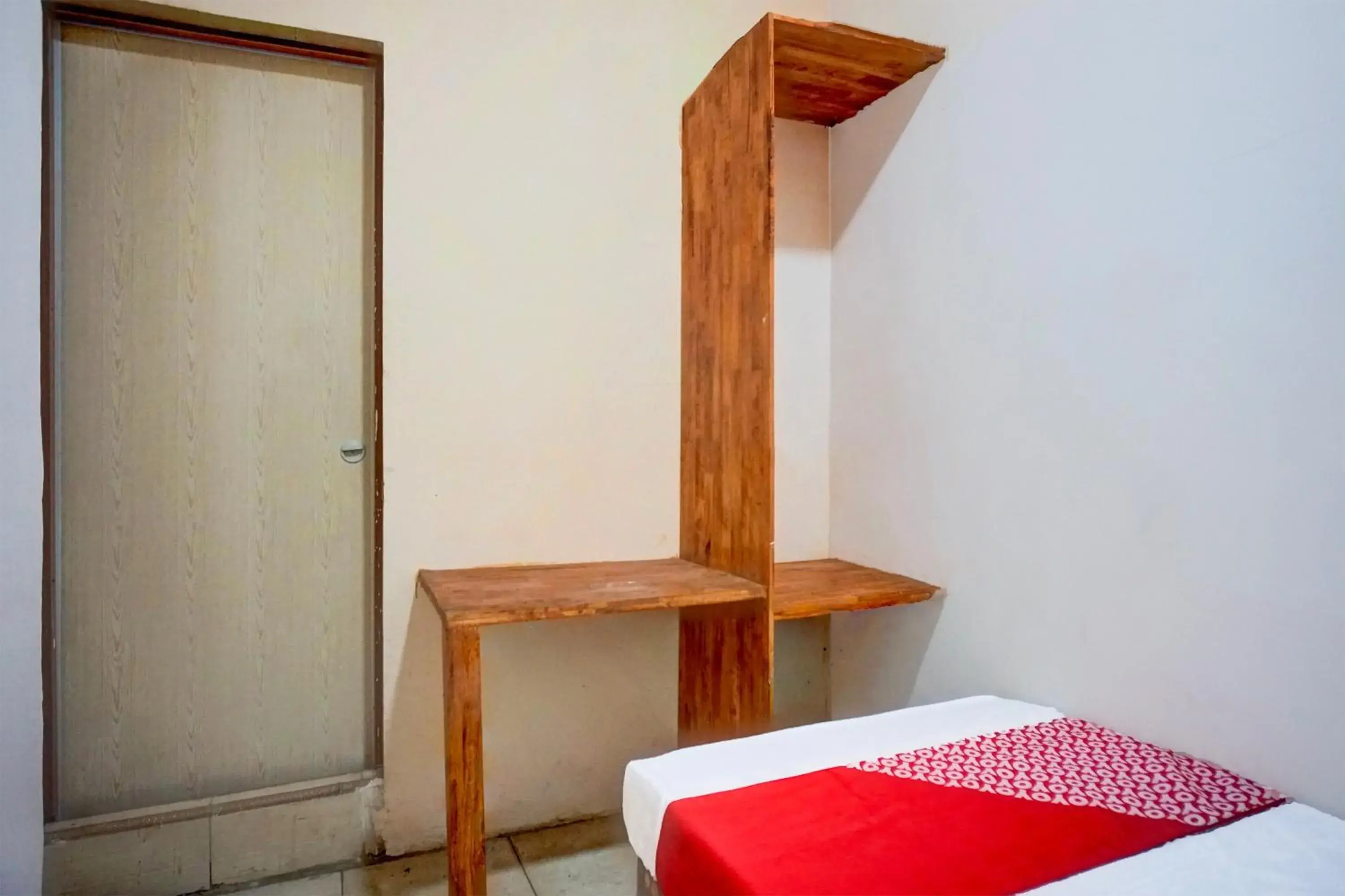 Bedroom, Bed in Hotel O Medan City Center Near Plaza Medan Fair Formerly Waringin Residence Bedroom, Bed in Hotel O Medan City Center Near Plaza Medan Fair Formerly Waringin Residence