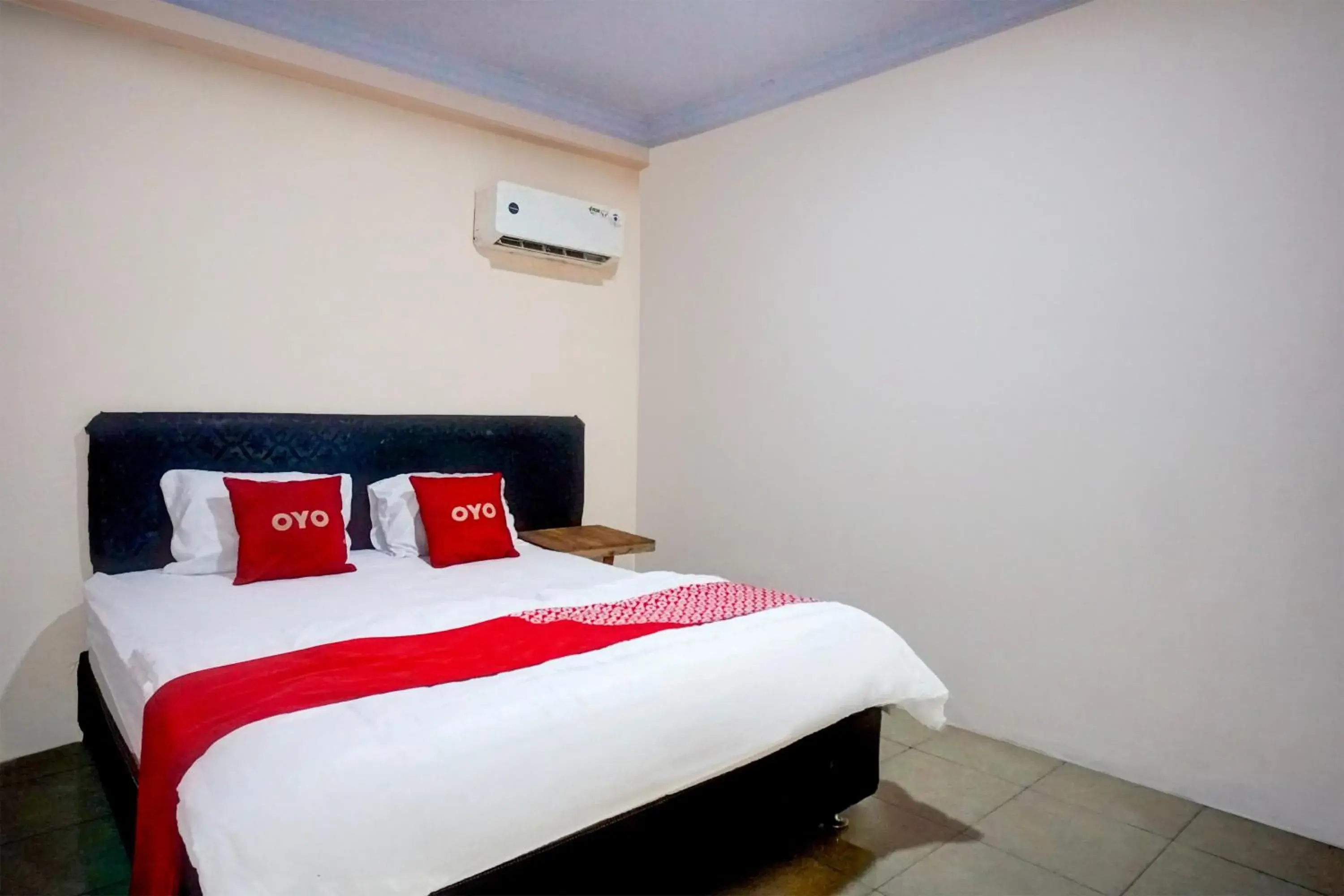 Bedroom, Bed in Hotel O Medan City Center Near Plaza Medan Fair Formerly Waringin Residence Bedroom, Bed in Hotel O Medan City Center Near Plaza Medan Fair Formerly Waringin Residence