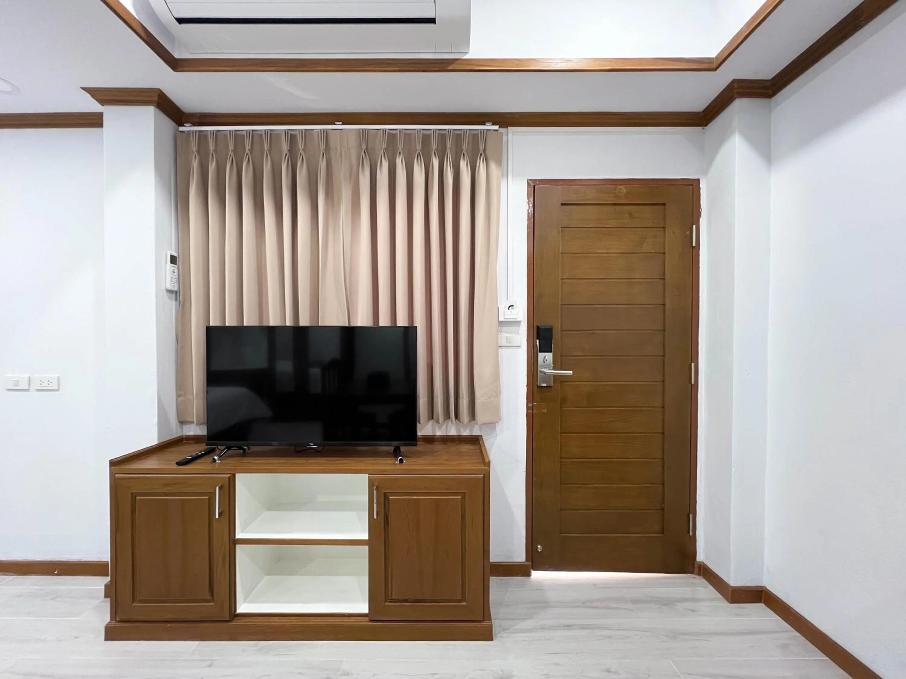 Photo of the whole room in C You Home at CNX