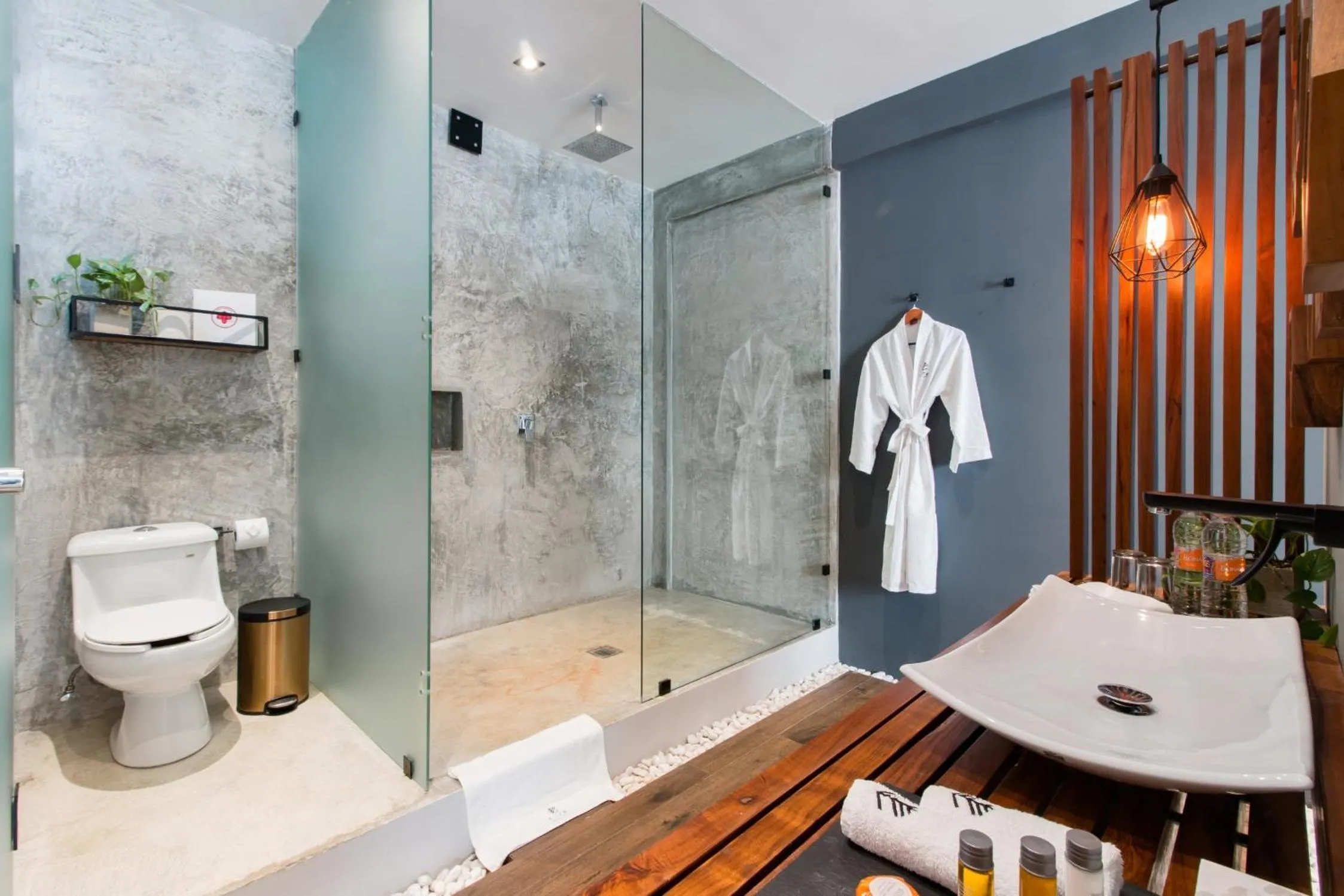 Leaf Boutique Condos