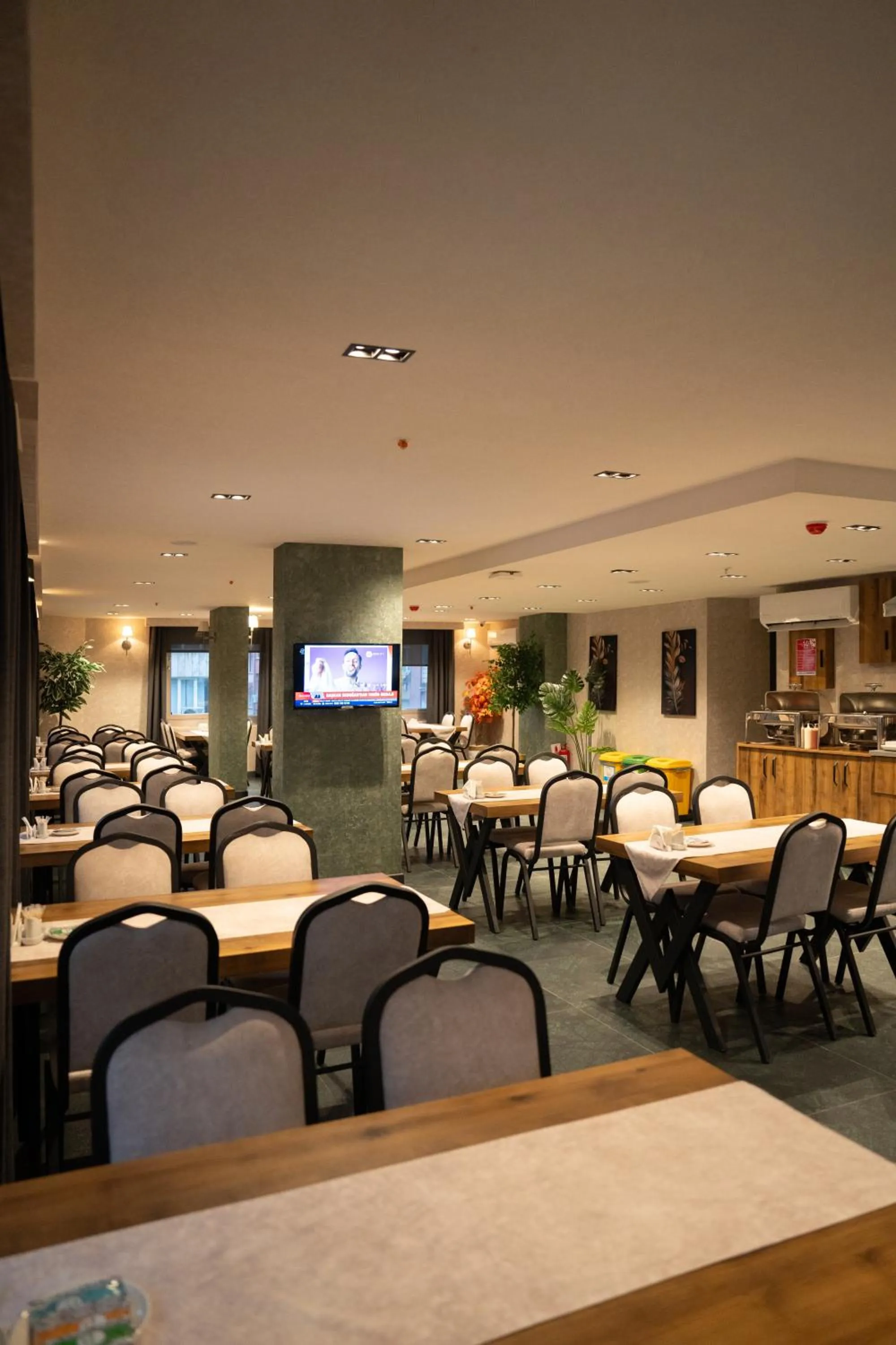 Dining area in Lamore Hotel