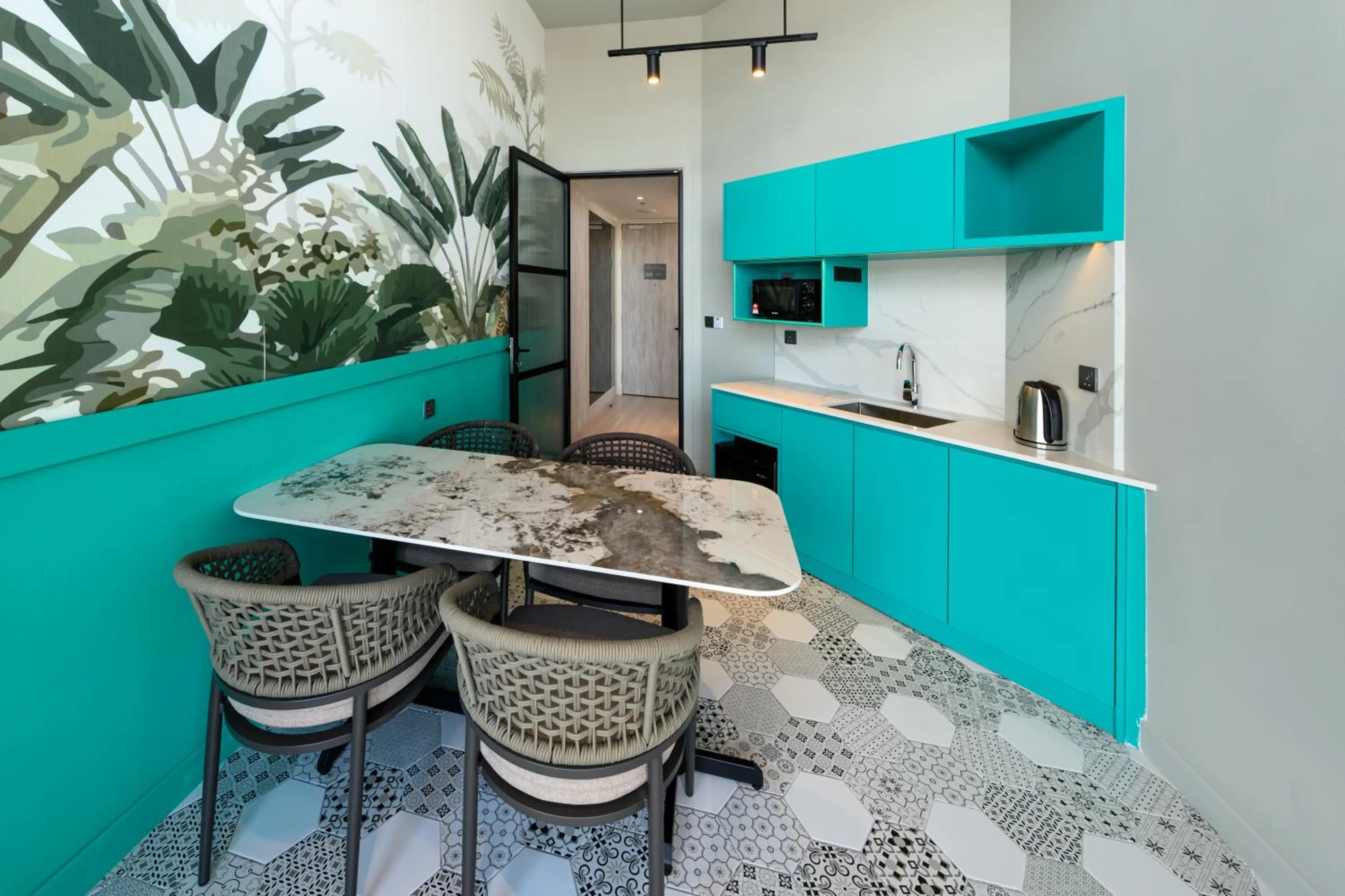 Coffee/tea facilities in Fifth Avenue Hotel