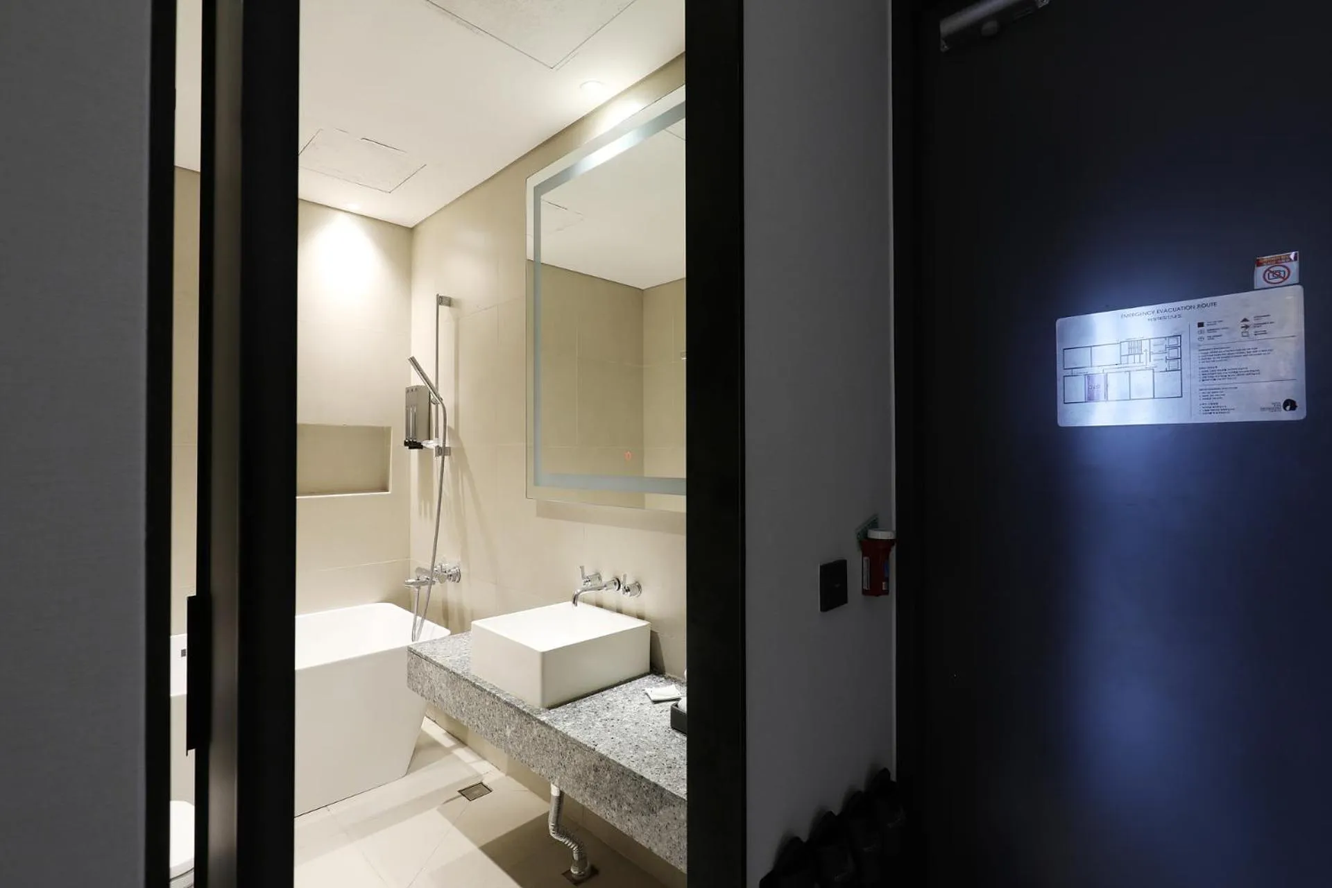 Hotel The Designers Premier Seongsu and Konkuk Univ