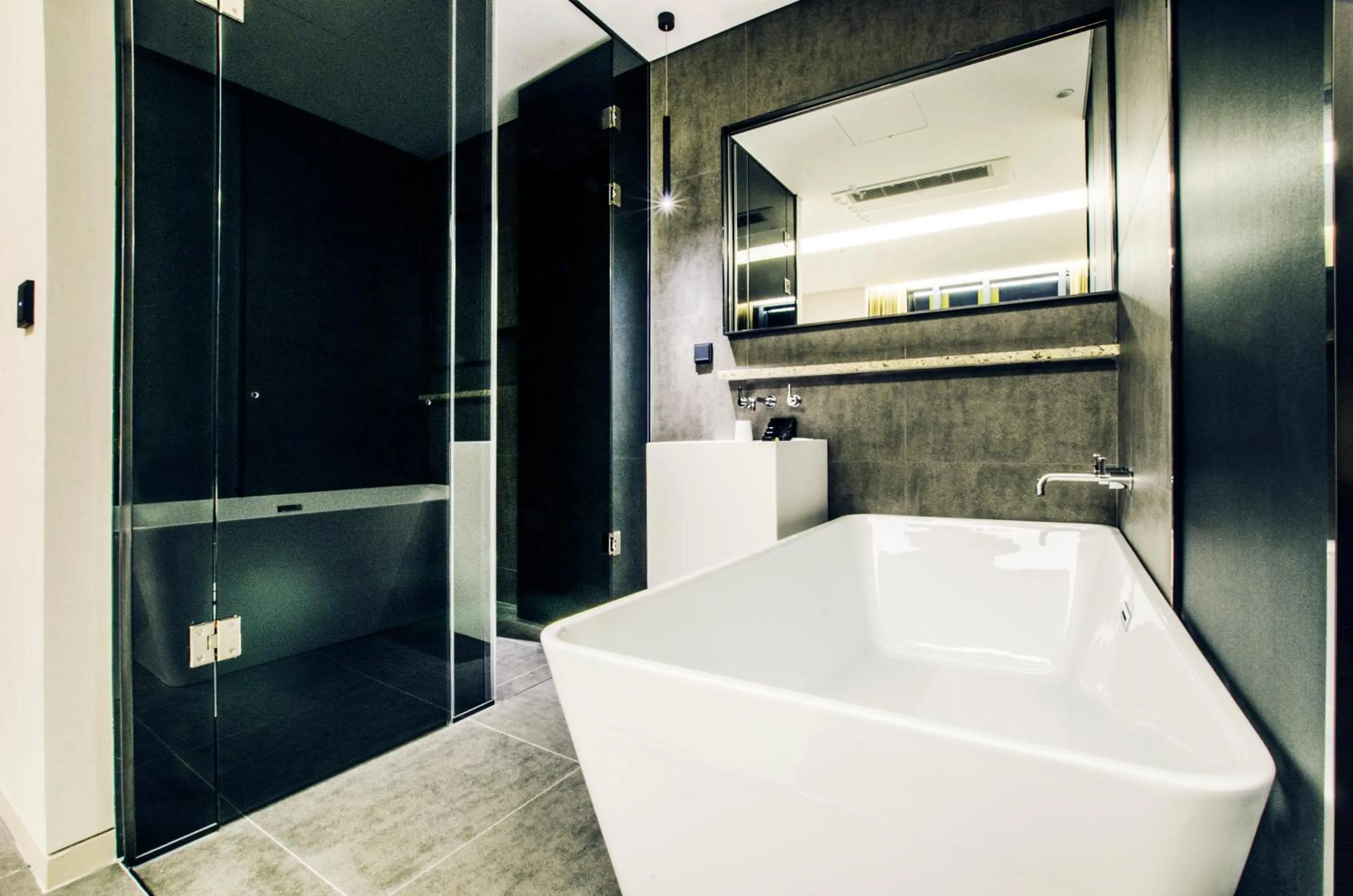 Shower in Hotel The Designers Premier Seongsu and Konkuk Univ