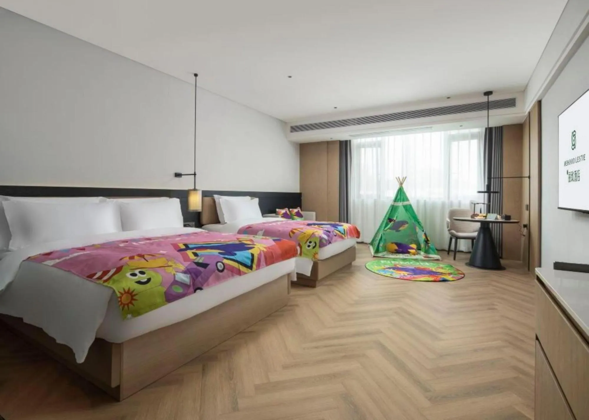 Executive Suite in Mehood Lestie International Hotel Panyu Flagship Branch - Free Shuttle Bus to Canton Fair Complex During Canton Fair Period & Free Breakfast & Free Afternoon Tea & Free Midnight Snack