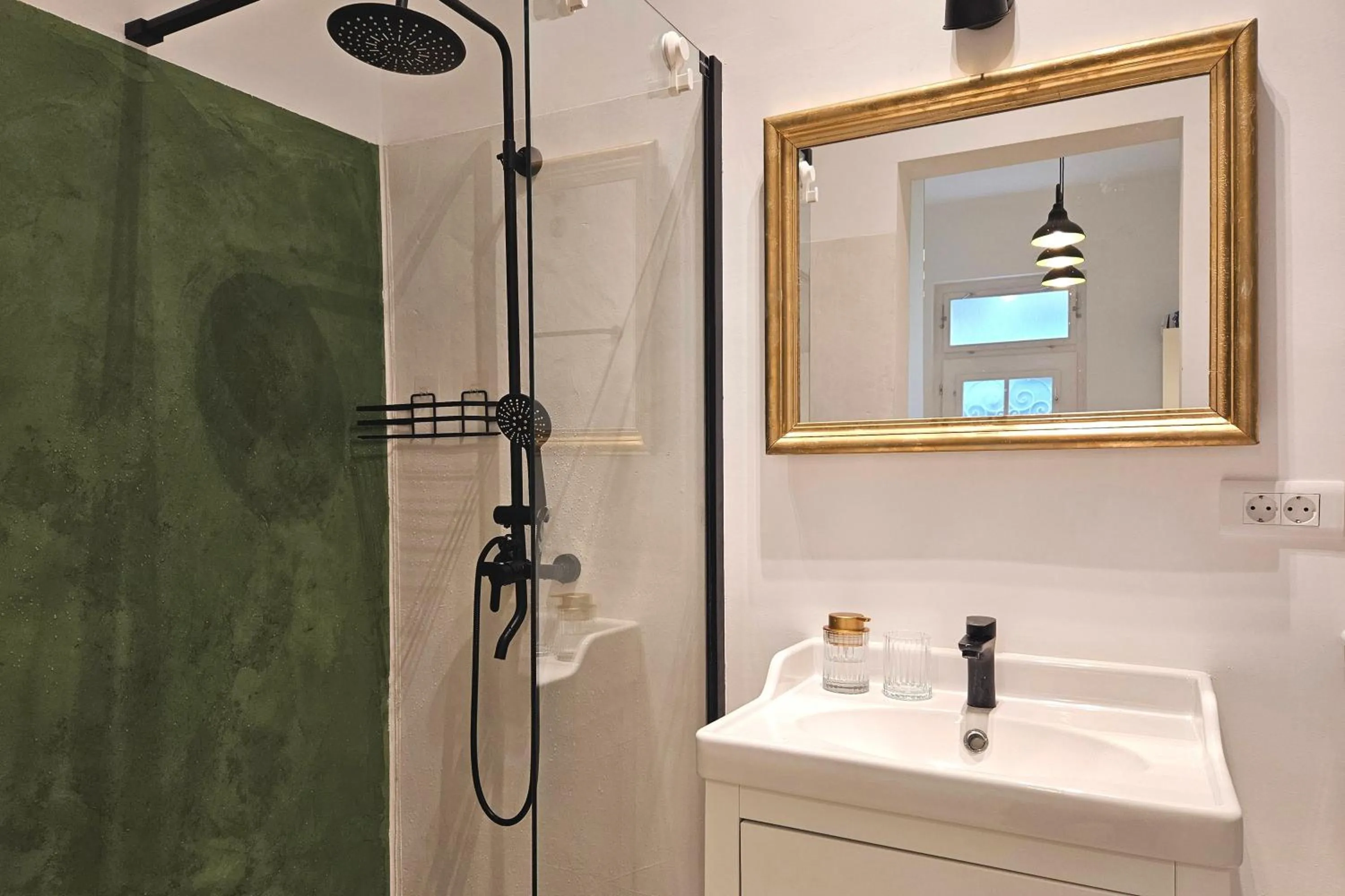 Shower in Sea and City Retreat Opatija - Happy Rentals