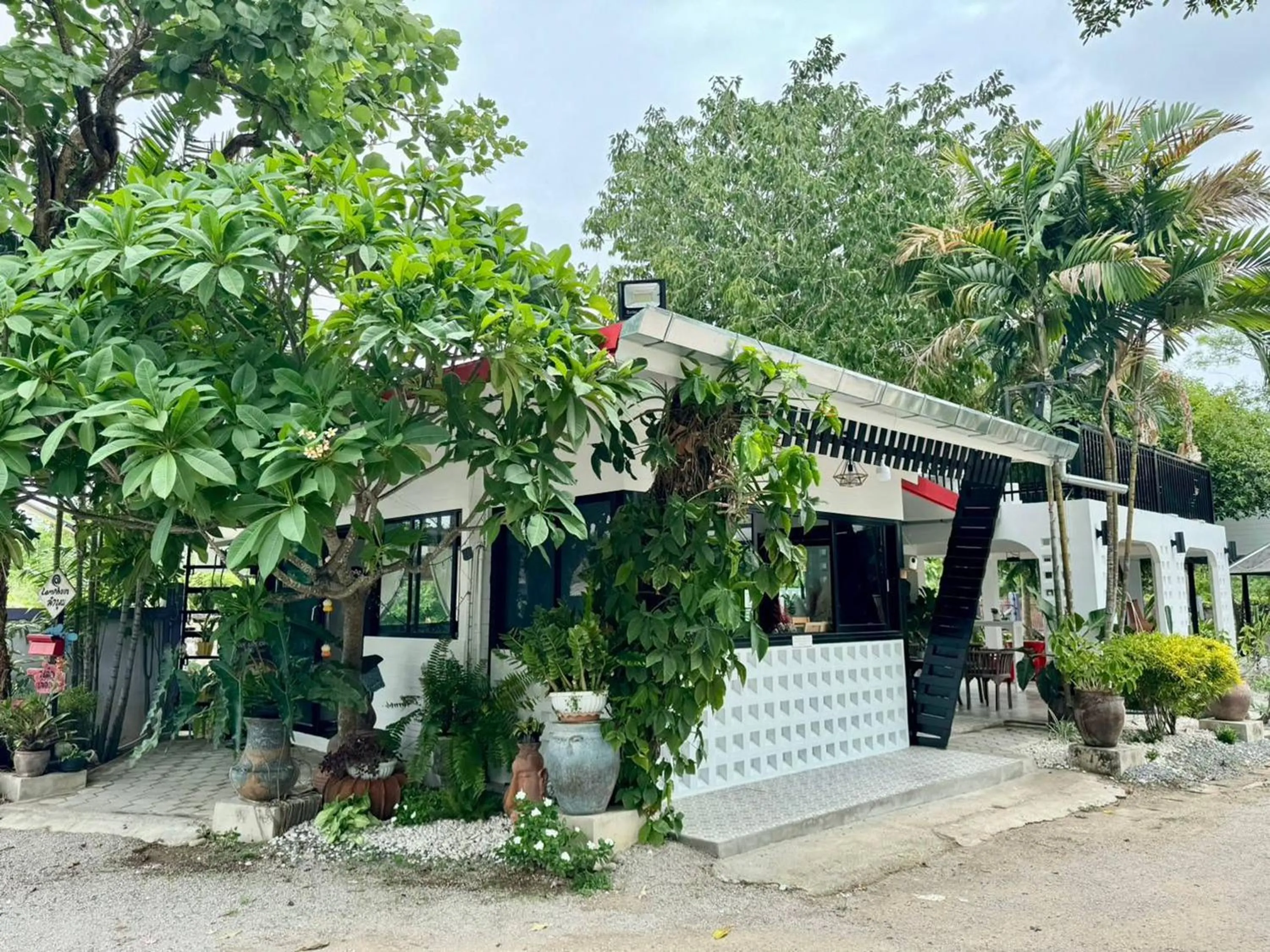Property building in Ban Suan Suree Resort