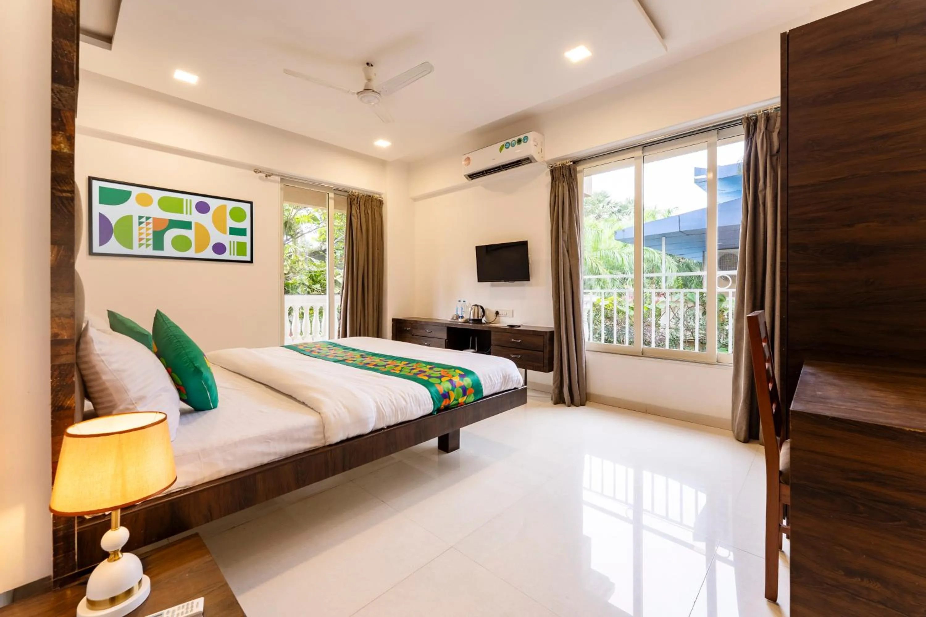 Bedroom, Bed in Treebo Blue Roof, Kelwa