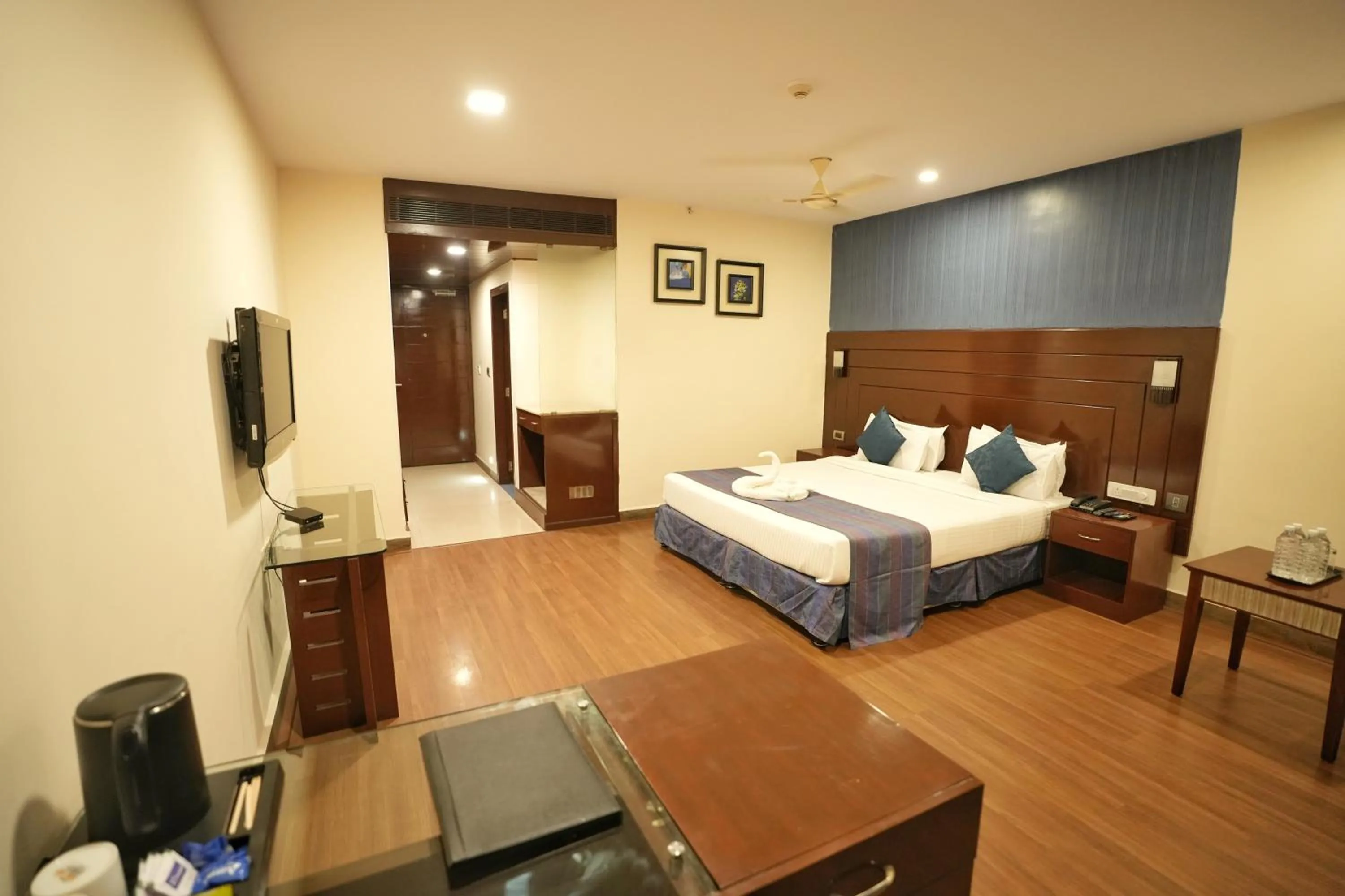 Bedroom, Bed in The Altruist One Continent