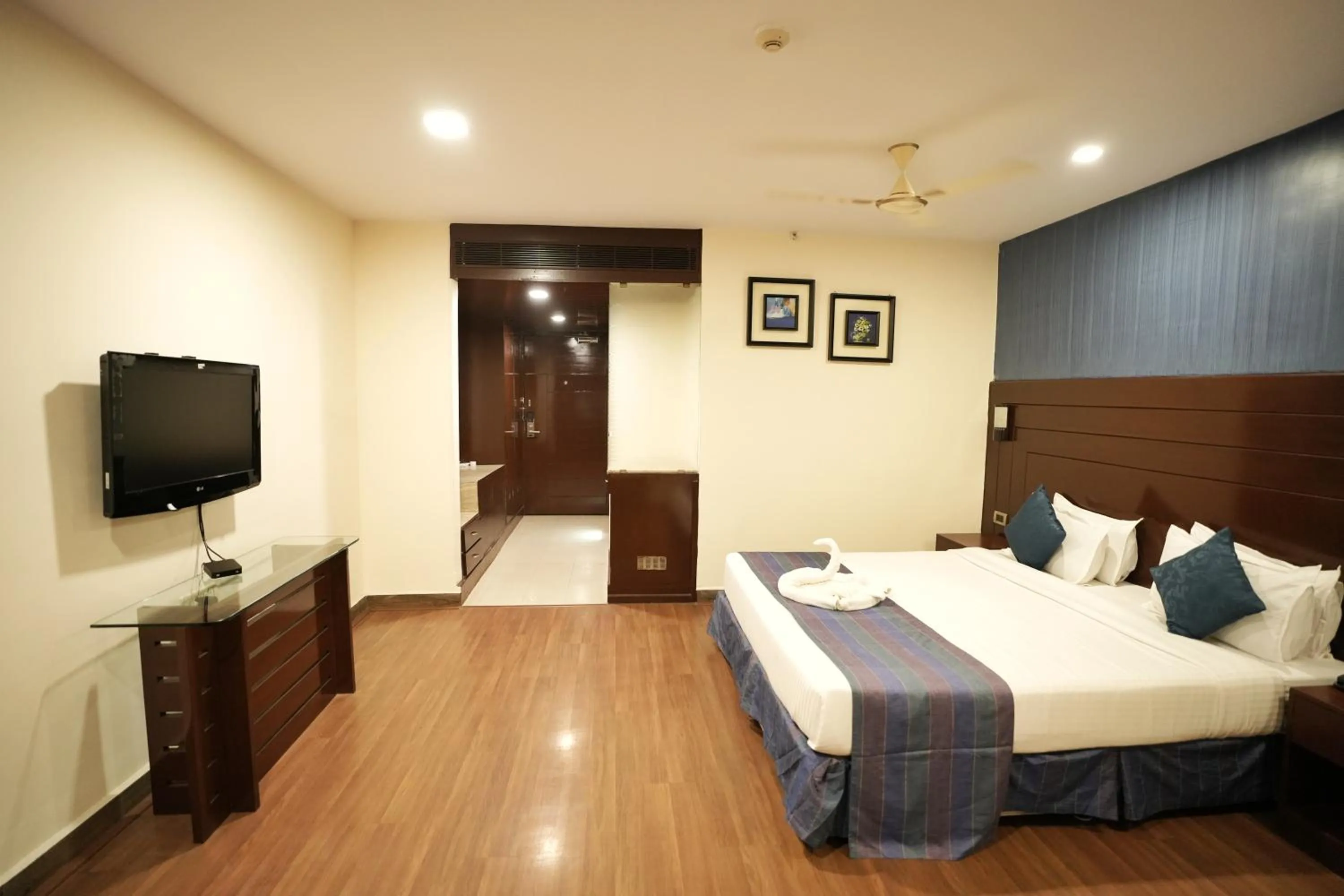 Bedroom, Bed in The Altruist One Continent