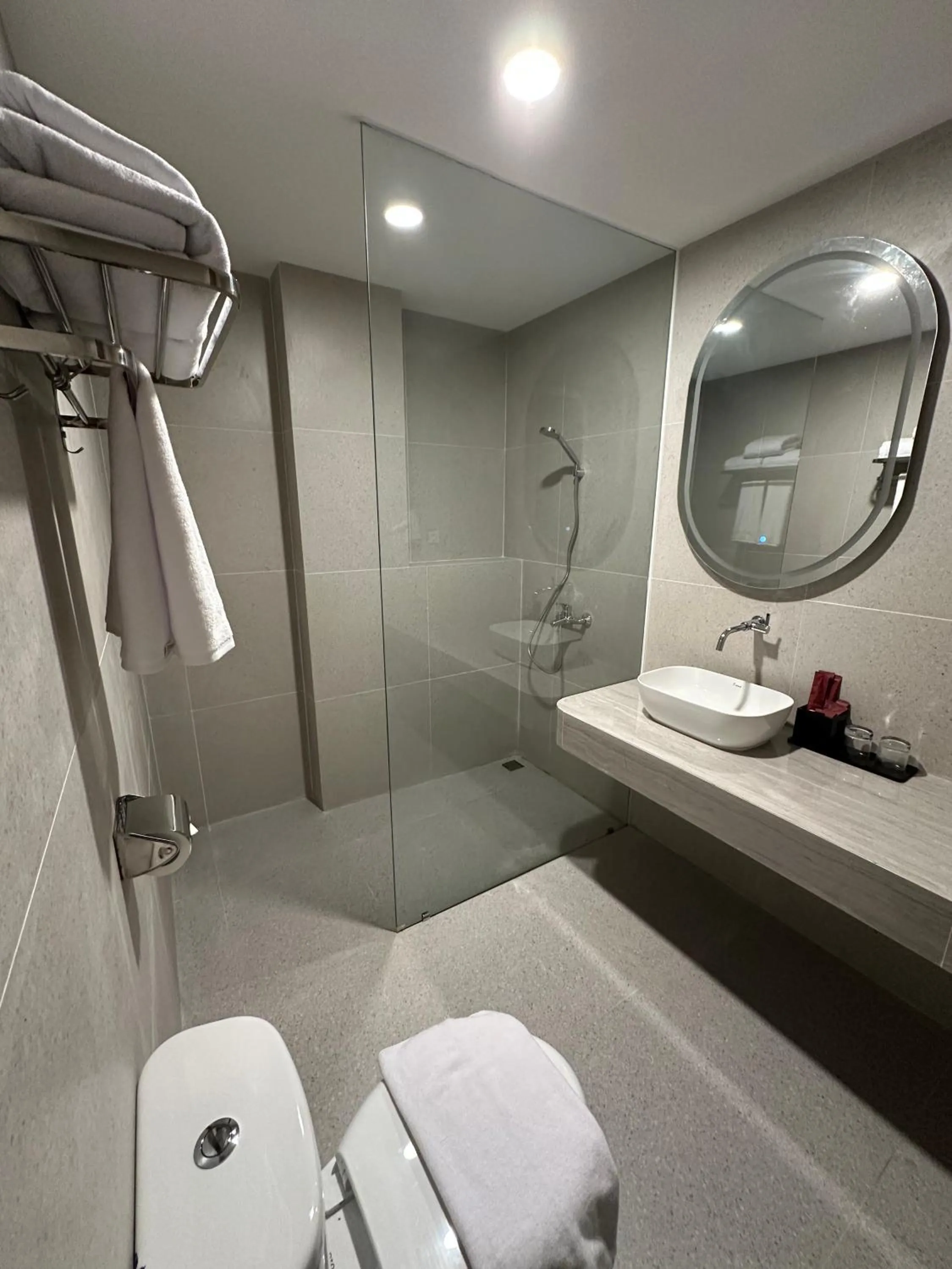 Shower in Anaya Azana Hotel & Villa Tawangmangu