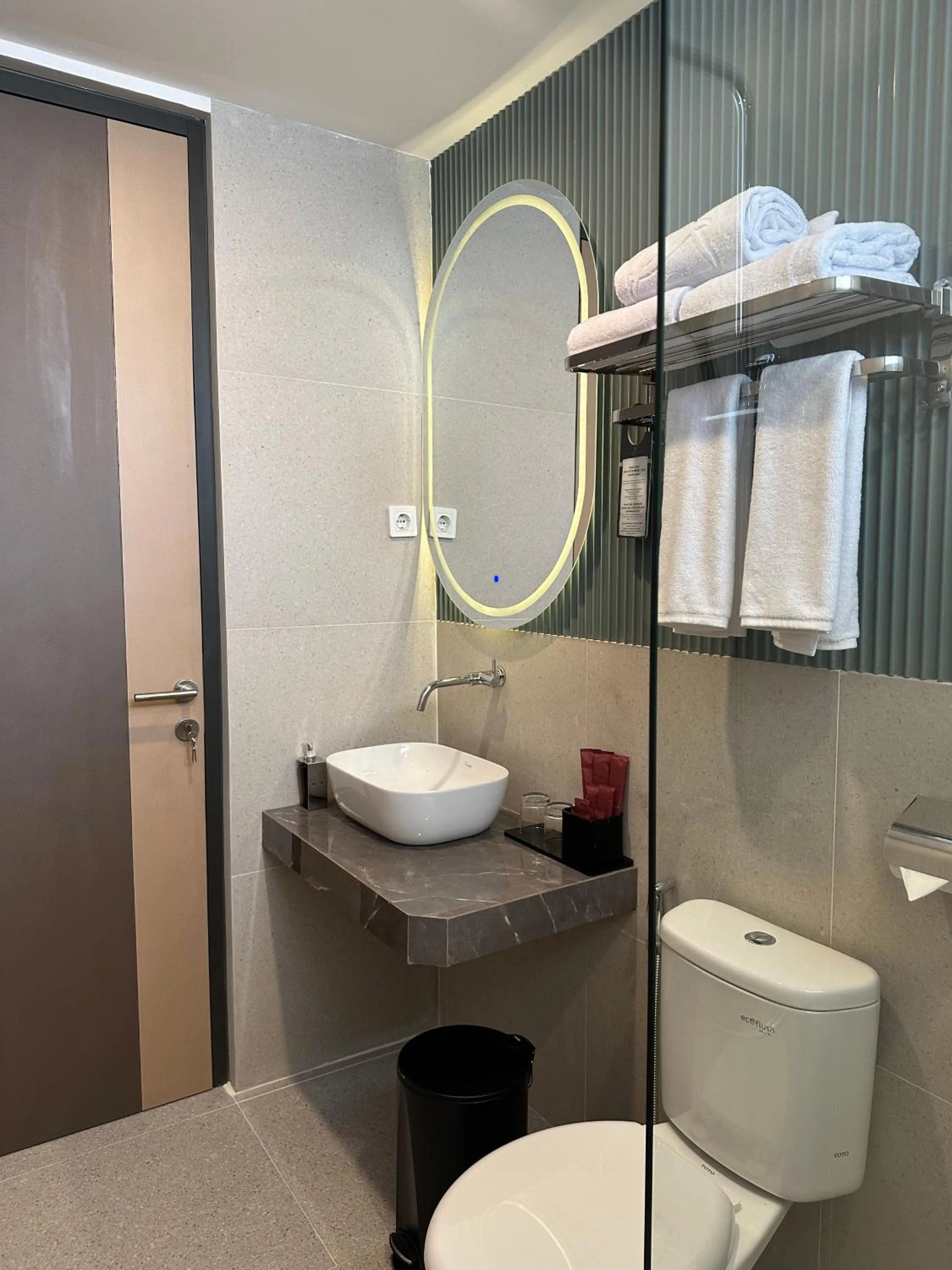 Toilet in Anaya Azana Hotel & Villa Tawangmangu