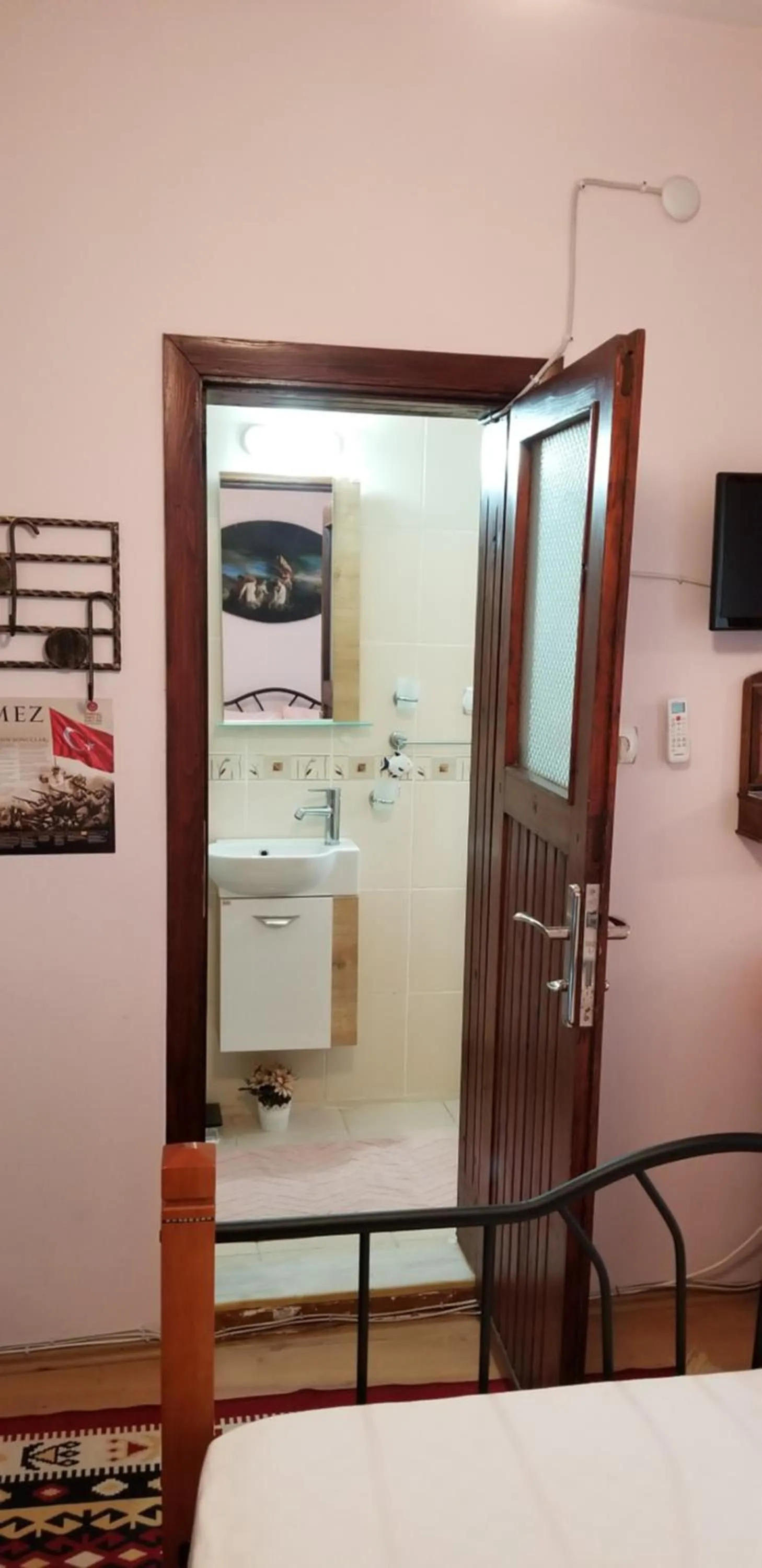 Bathroom in Dardanelles1915