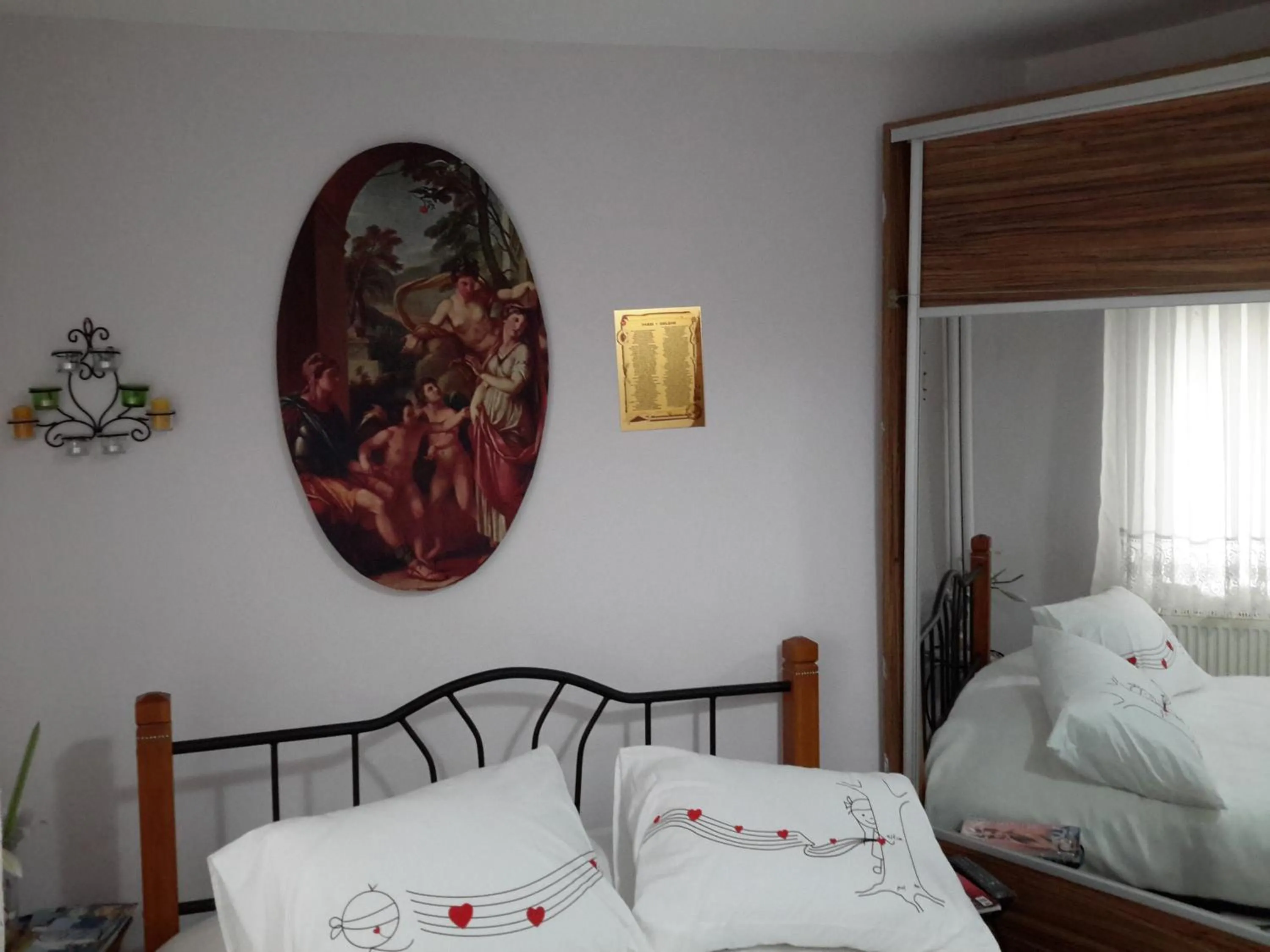 Photo of the whole room, Bed in Dardanelles1915