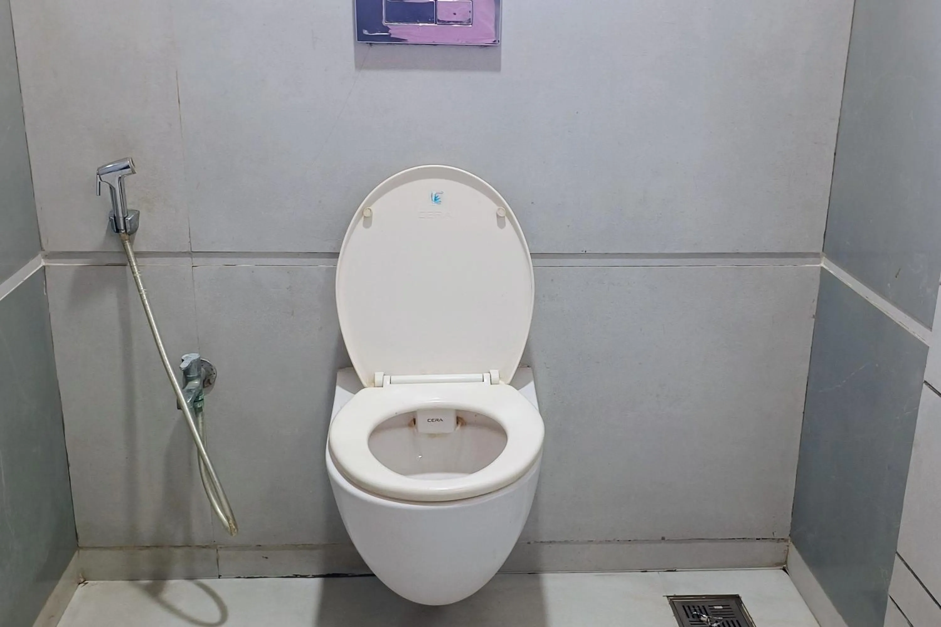 Bathroom in Hotel Stay Inn near Bhiwandi Thane Railway Station