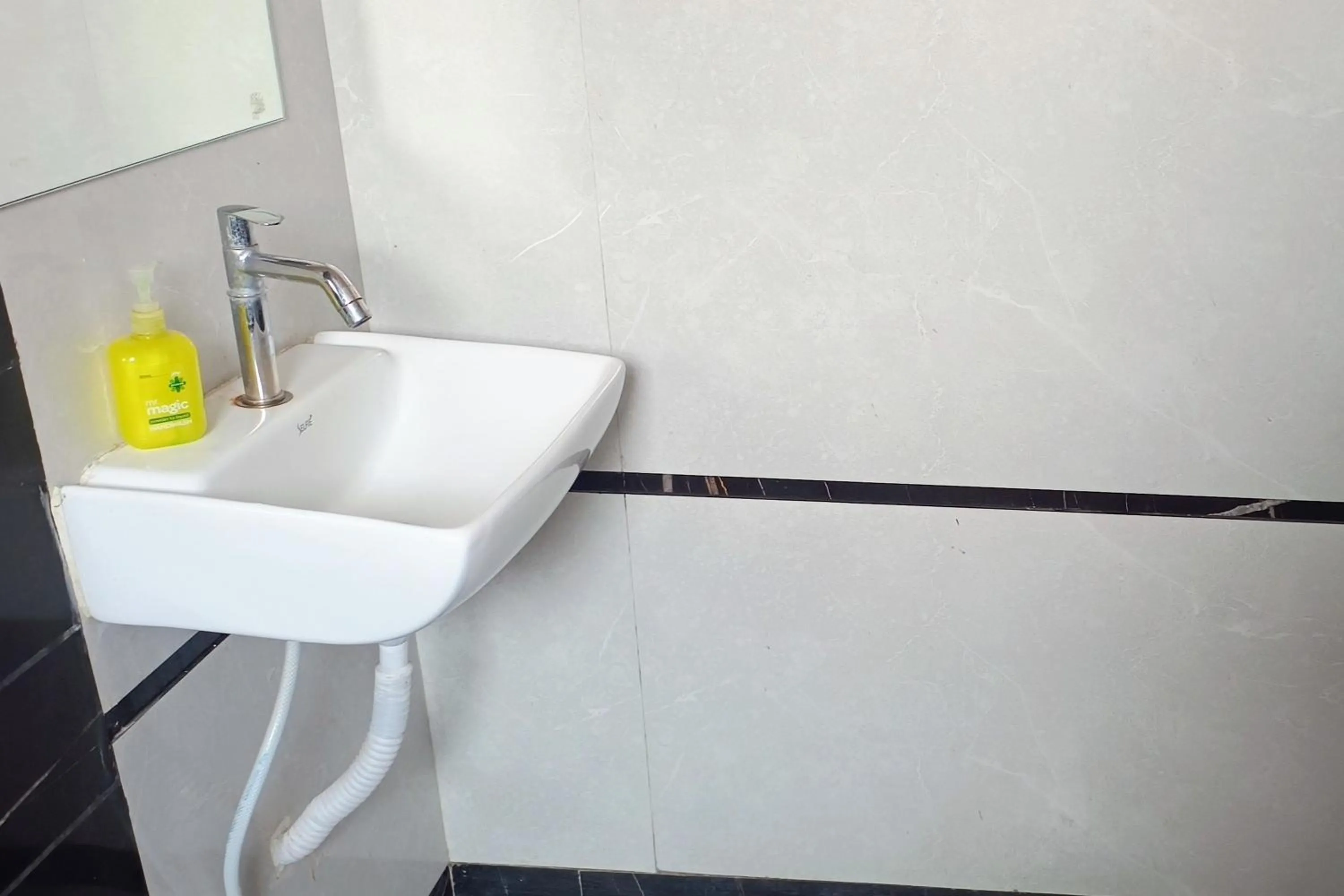 Bathroom in Hotel Stay Inn near Bhiwandi Thane Railway Station