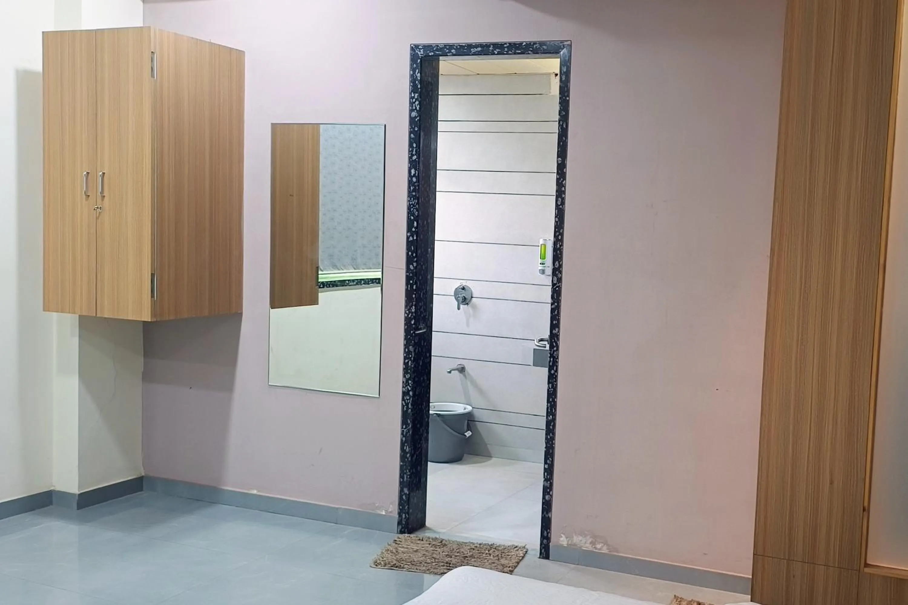Bedroom in Hotel Stay Inn near Bhiwandi Thane Railway Station