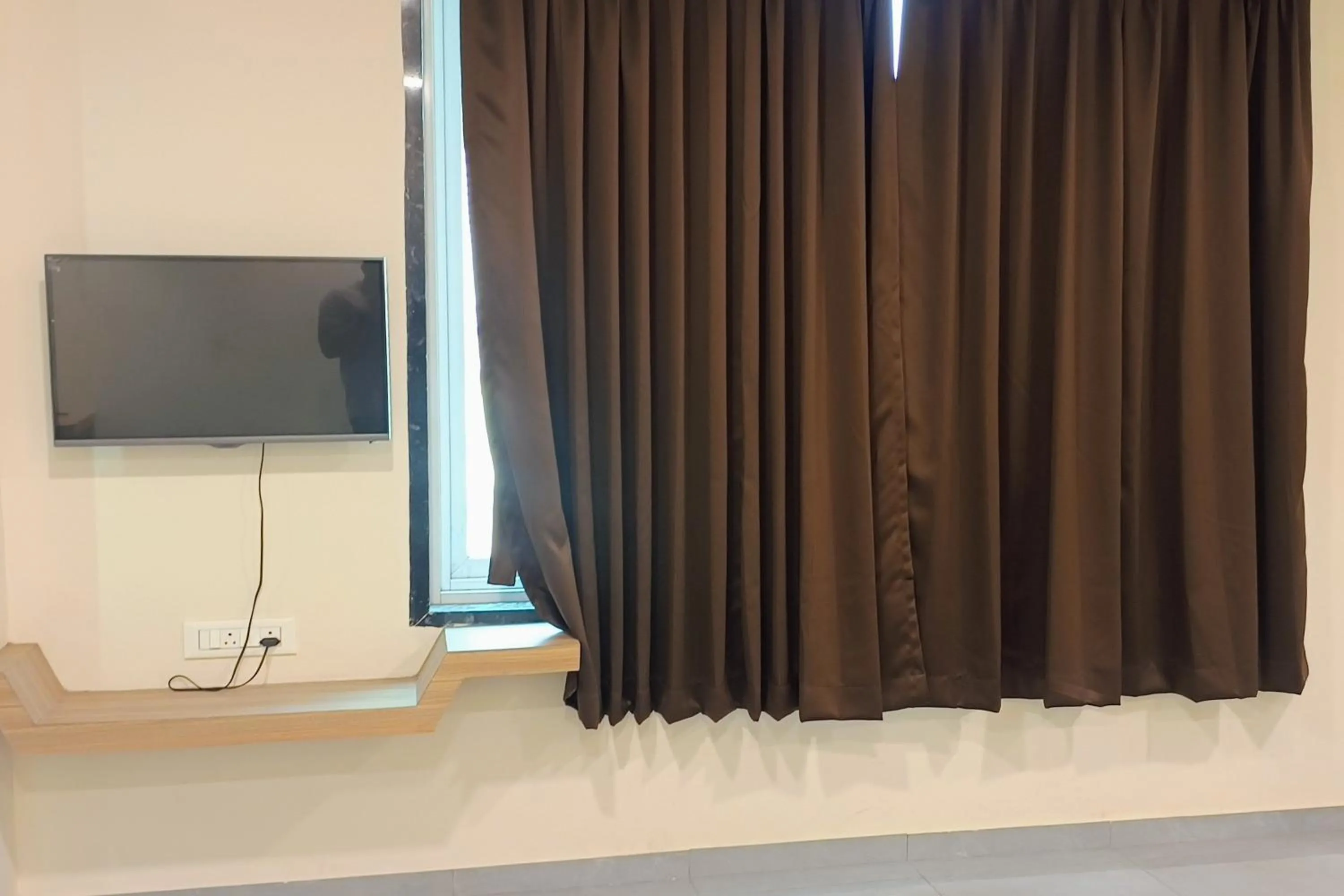 TV and multimedia in Hotel Stay Inn near Bhiwandi Thane Railway Station