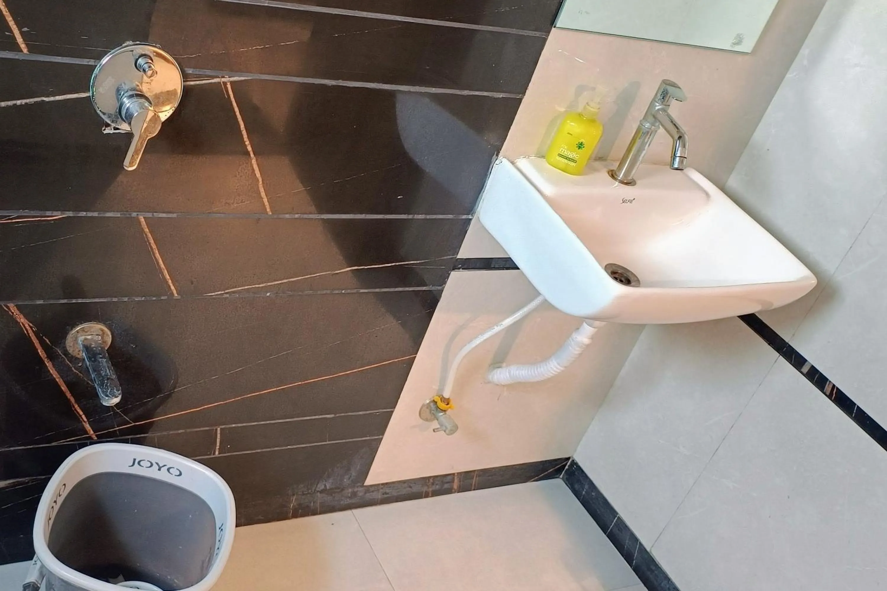 Bathroom in Hotel Stay Inn near Bhiwandi Thane Railway Station