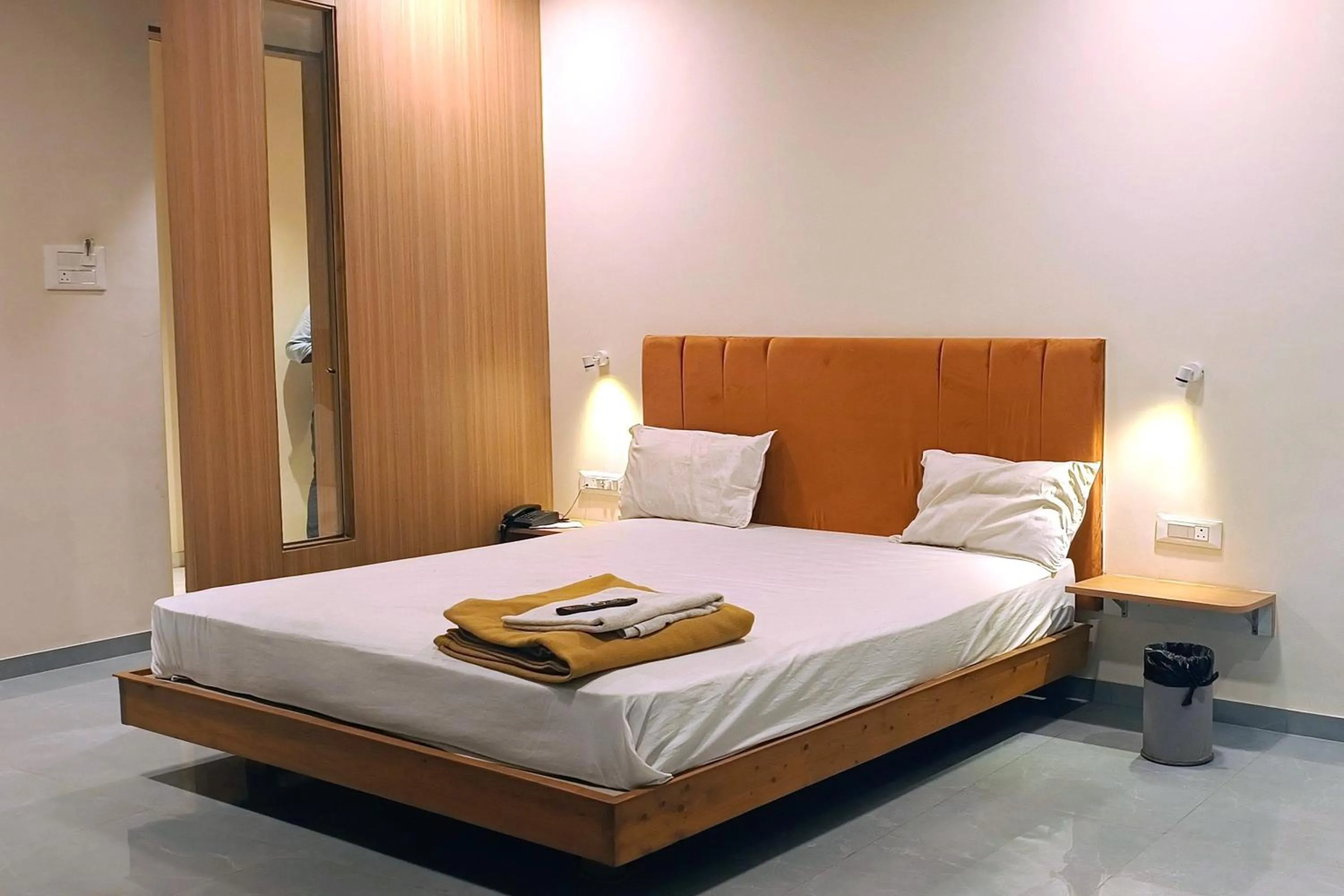 Bed in Hotel Stay Inn near Bhiwandi Thane Railway Station