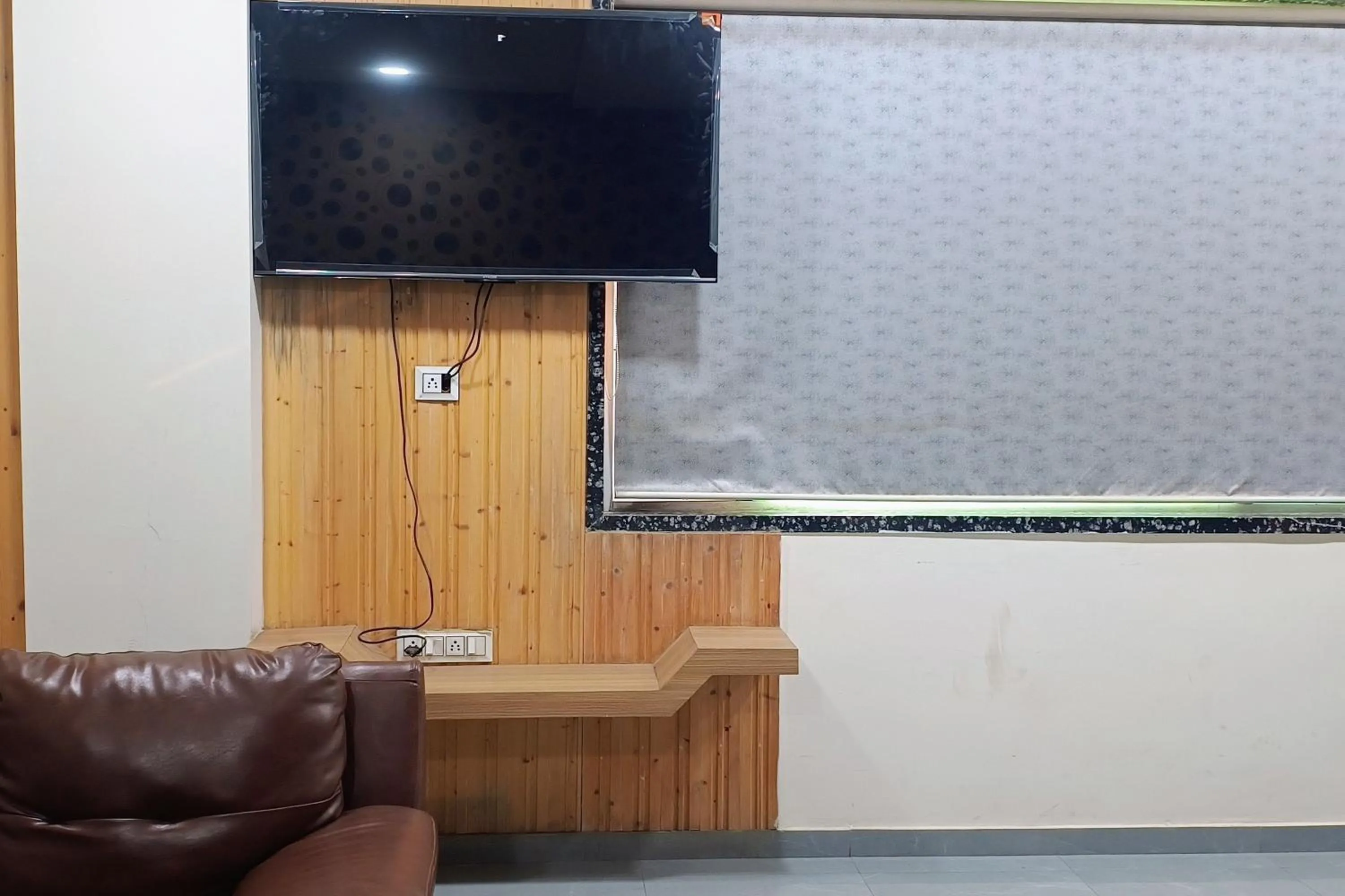 TV and multimedia in Hotel Stay Inn near Bhiwandi Thane Railway Station