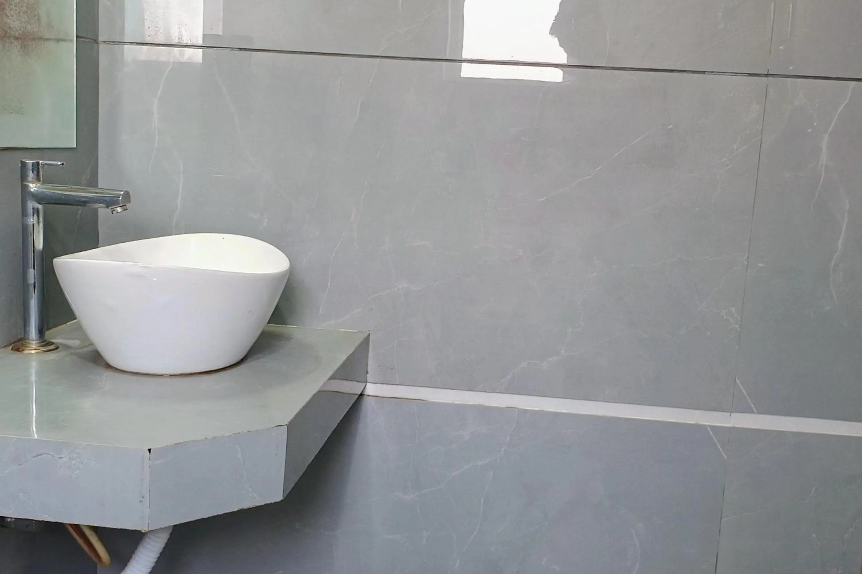Bathroom in Hotel Stay Inn near Bhiwandi Thane Railway Station