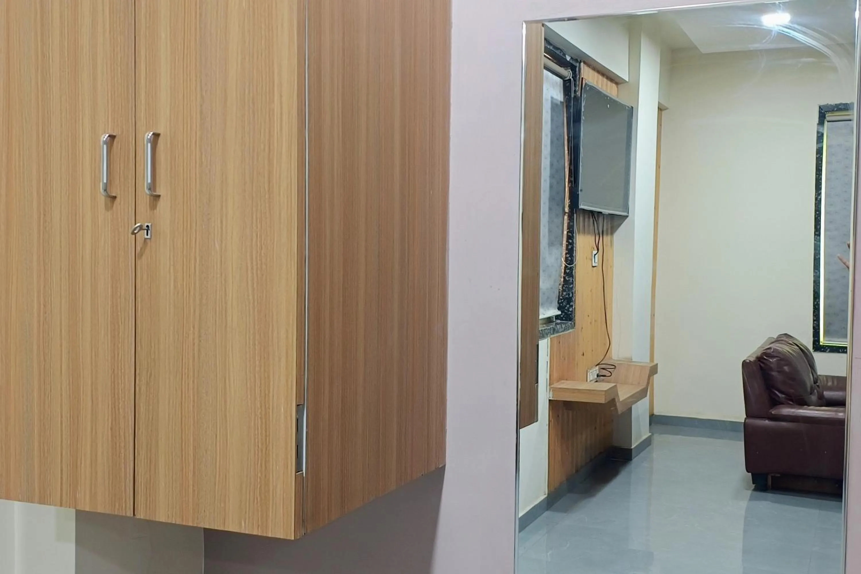 TV and multimedia in Hotel Stay Inn near Bhiwandi Thane Railway Station