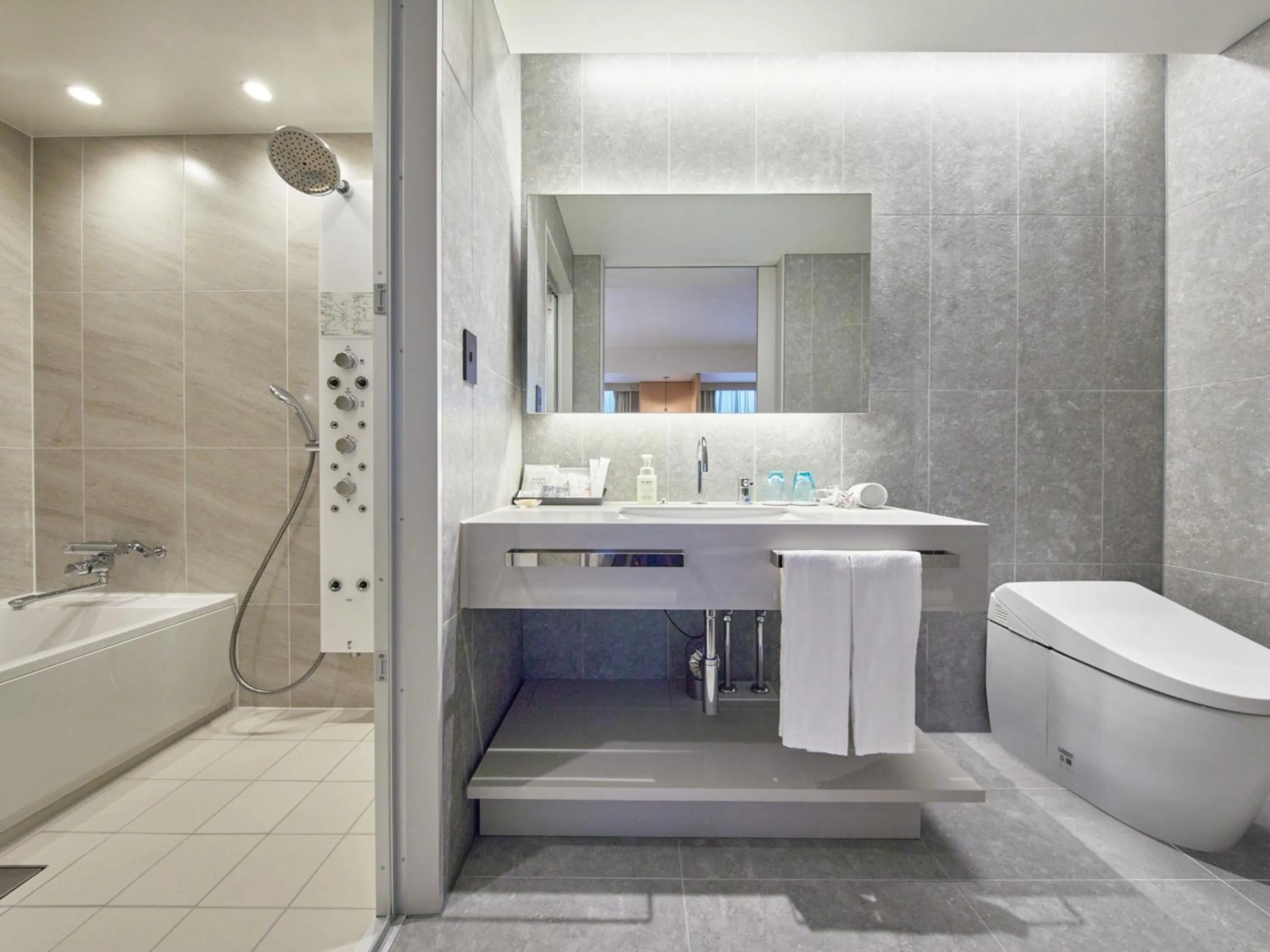 Toilet in Dorsett by Agora Osaka Sakai