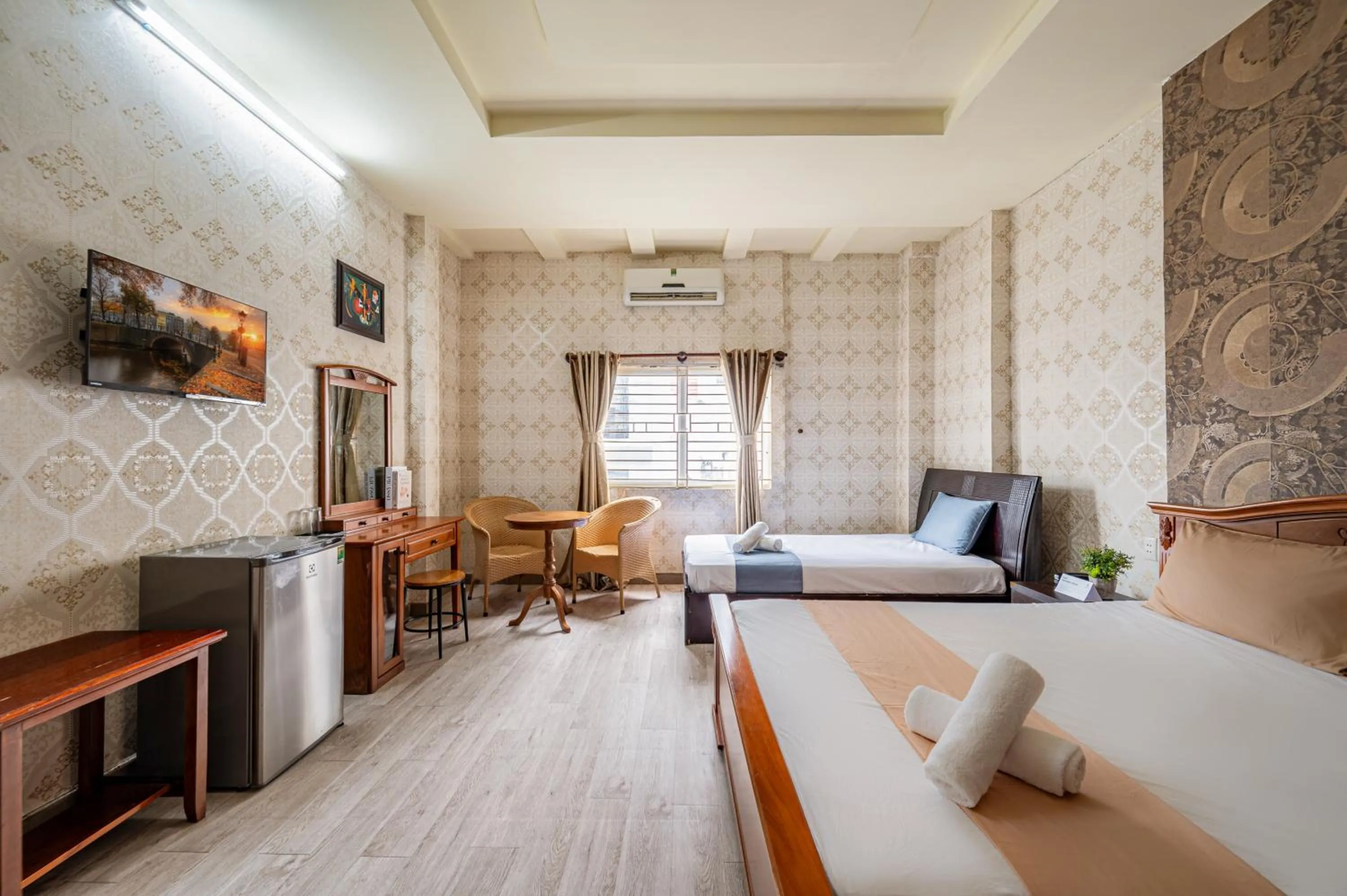 Bed in Hoàng Long Hotel By Cozrum