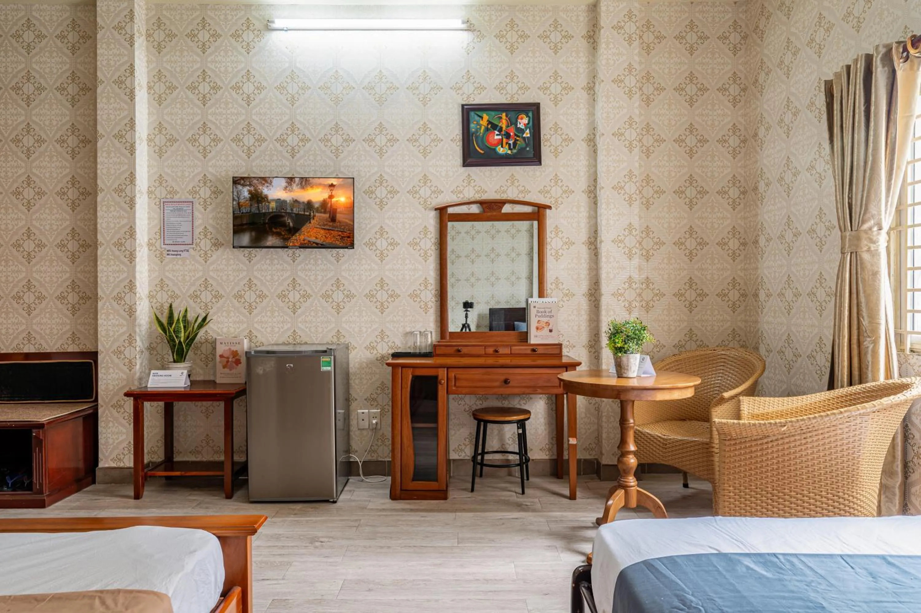 Bed in Hoàng Long Hotel By Cozrum