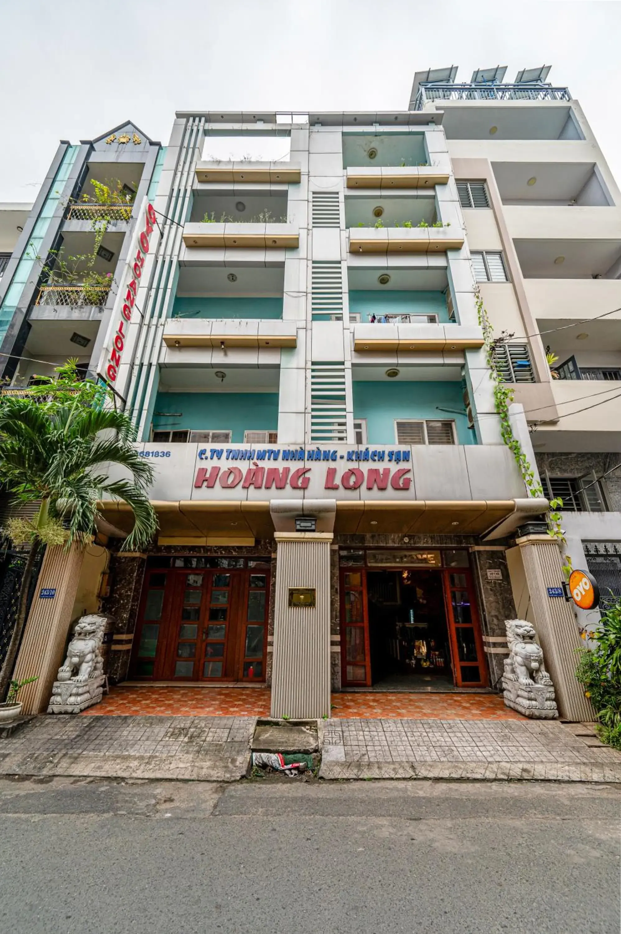 Property building in Hoàng Long Hotel By Cozrum Property building in Hoàng Long Hotel By Cozrum