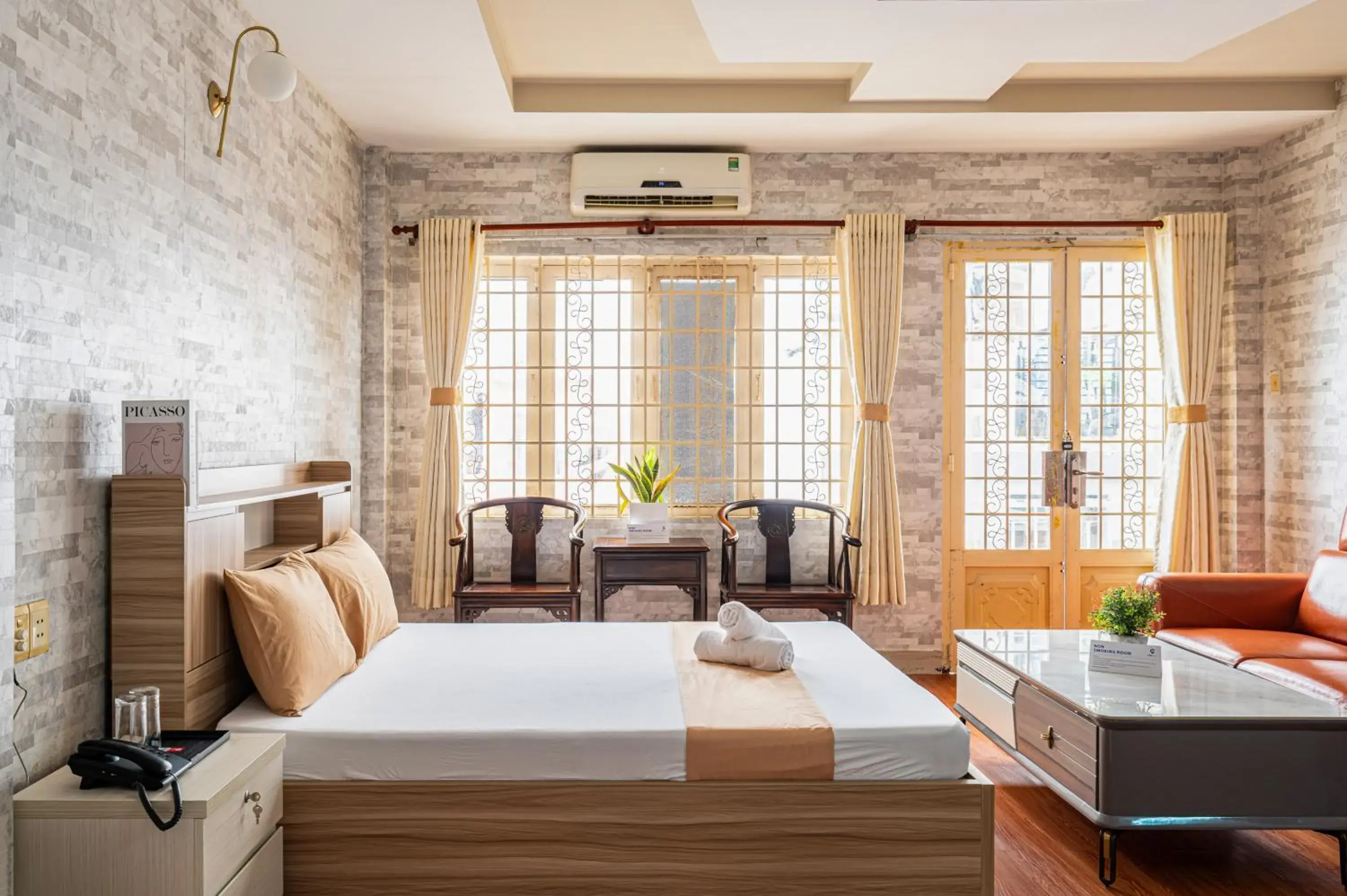 Bed in Hoàng Long Hotel By Cozrum Bed in Hoàng Long Hotel By Cozrum