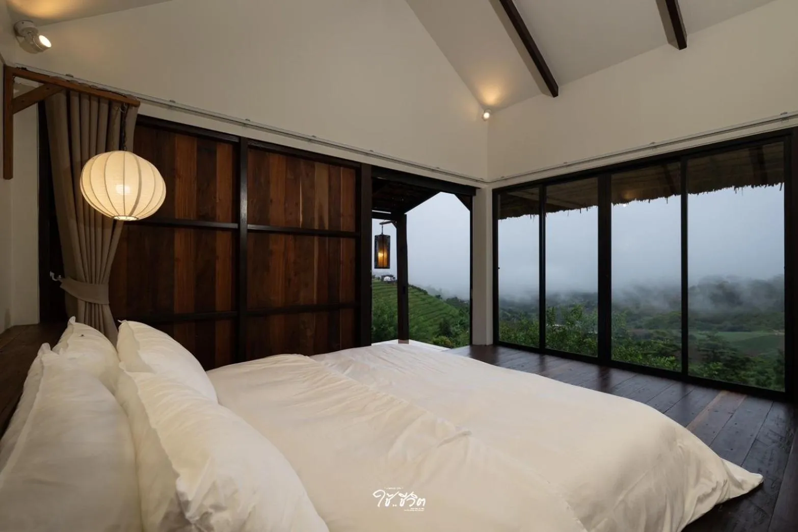 Bed in Chai Cheevit Maesa