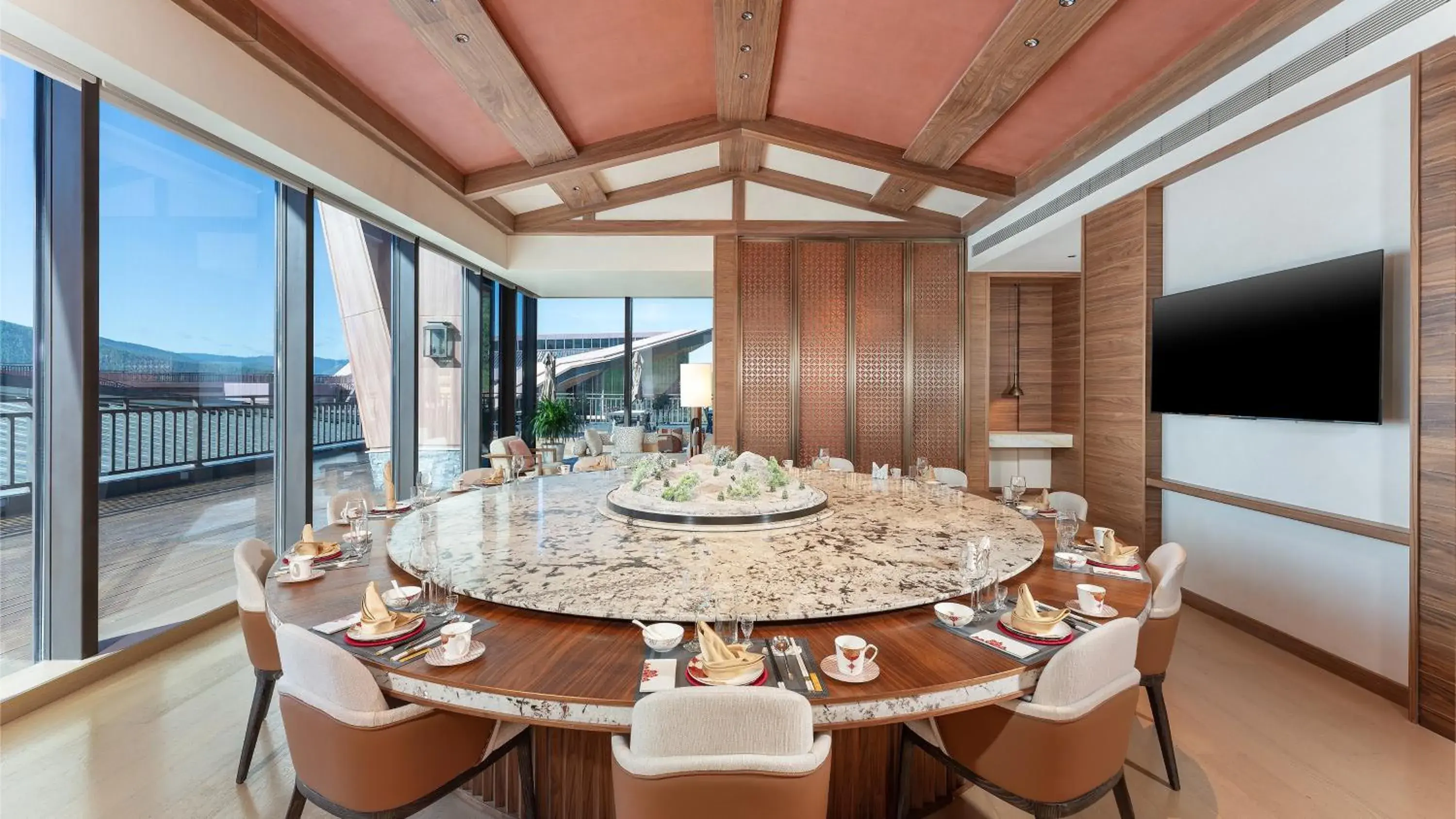 Restaurant/places to eat in Holiday Inn Resort Kanas Hemu by IHG Restaurant/places to eat in Holiday Inn Resort Kanas Hemu by IHG