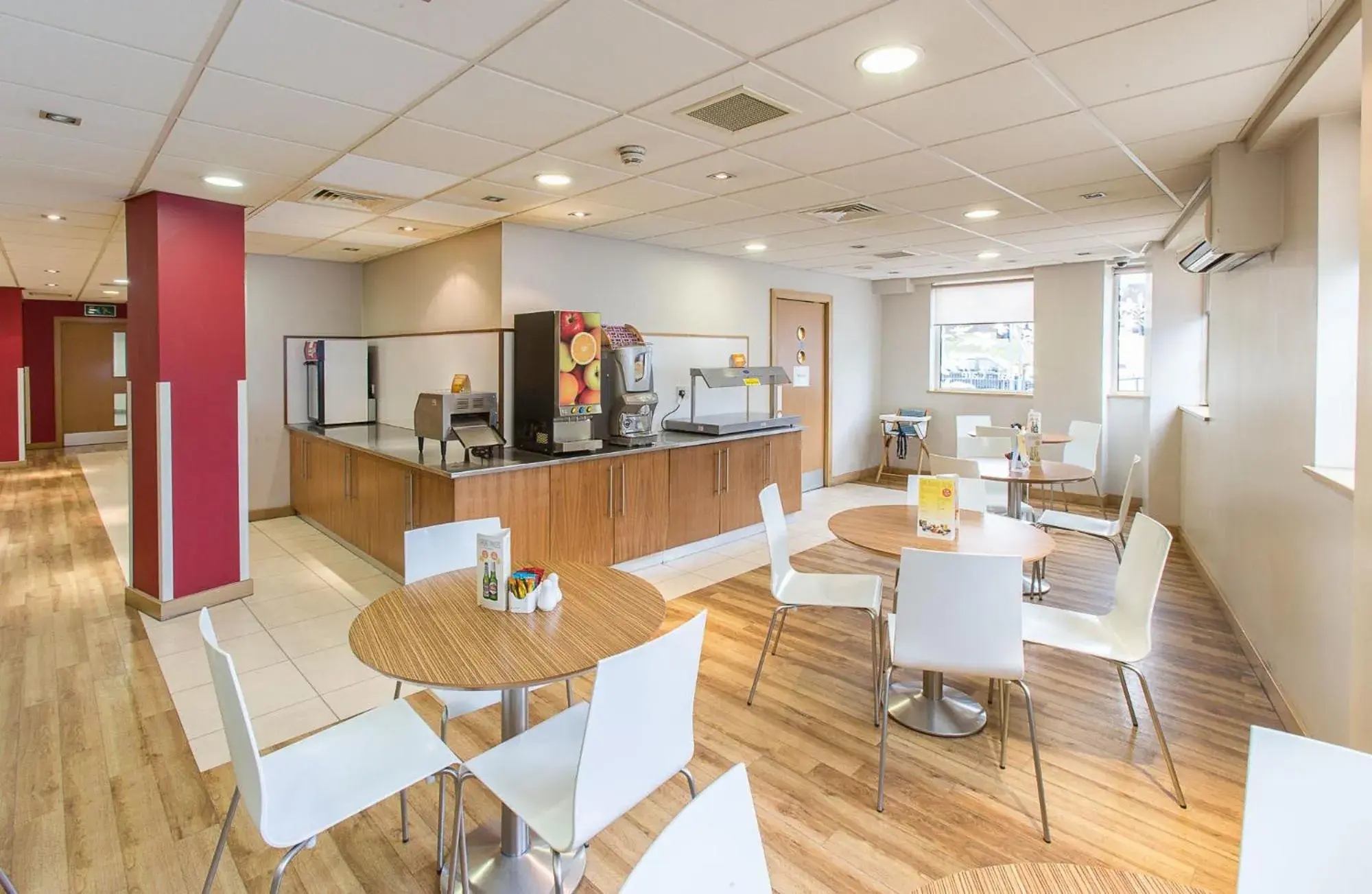 Restaurant/places to eat in Redwings Lodge Wolverhampton Central Restaurant/places to eat in Redwings Lodge Wolverhampton Central