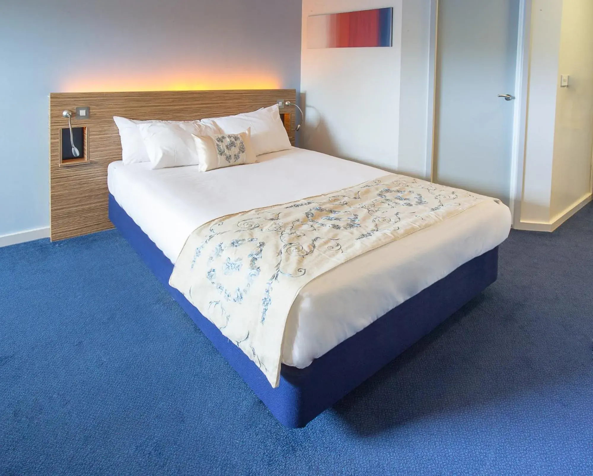 Bed in Redwings Lodge Wolverhampton Central Bed in Redwings Lodge Wolverhampton Central