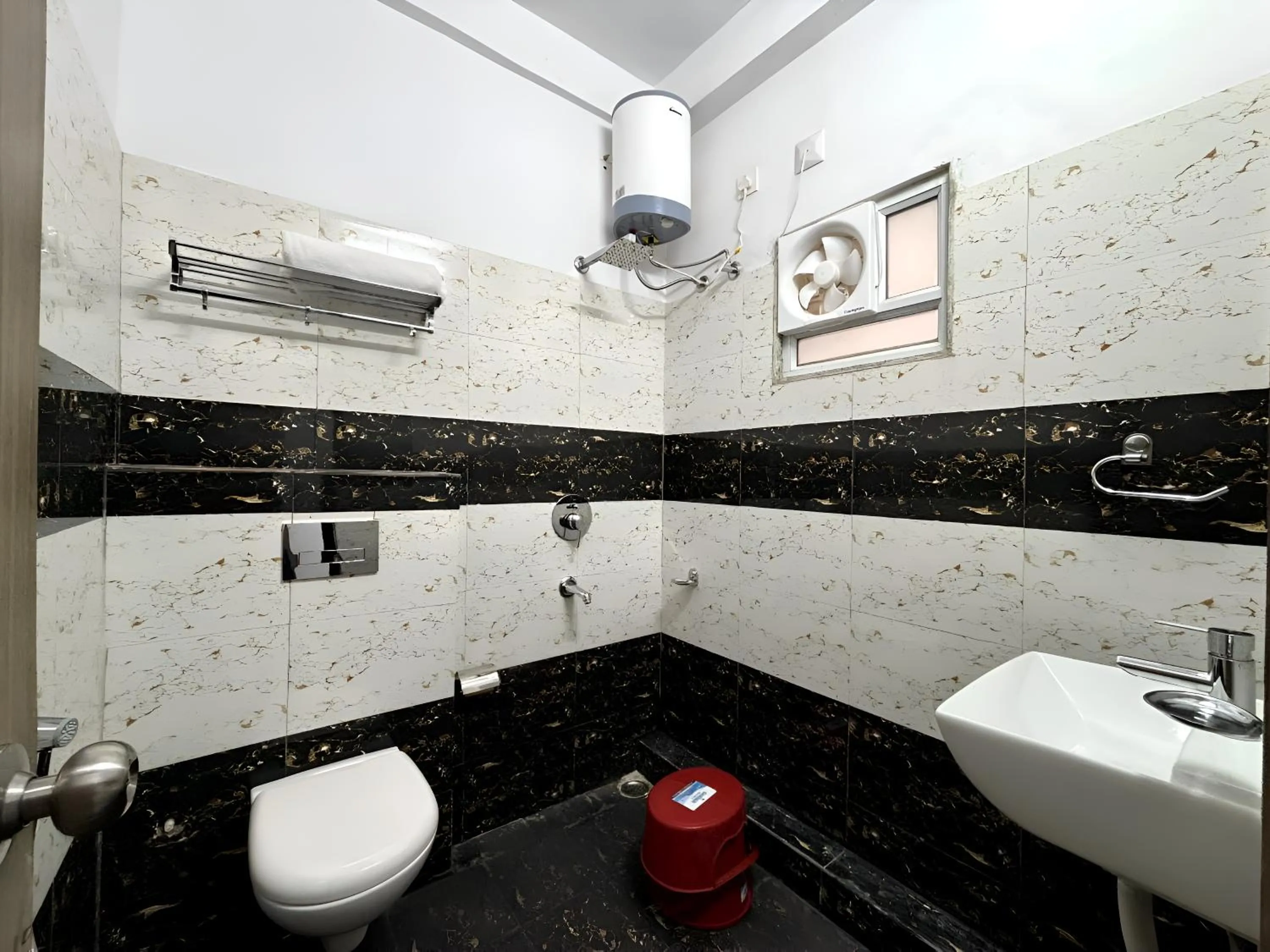 Bathroom in Arul's Hotel
