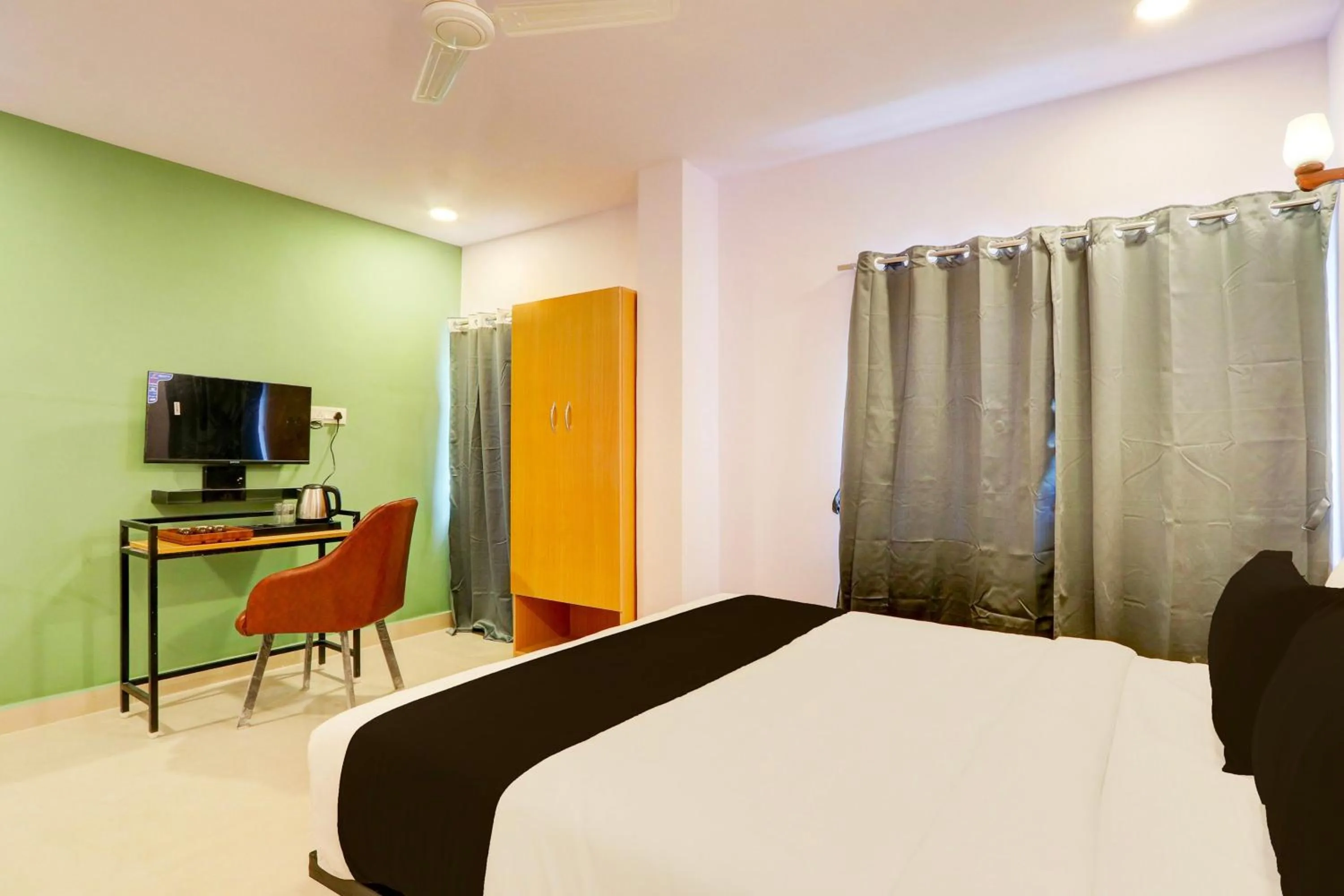 Bedroom, Bed in Super Townhouse RCC Marvel