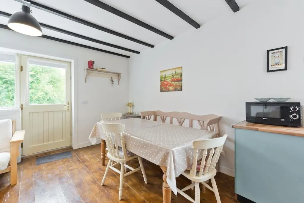 Dining area in Ash House Bed and Breakfast