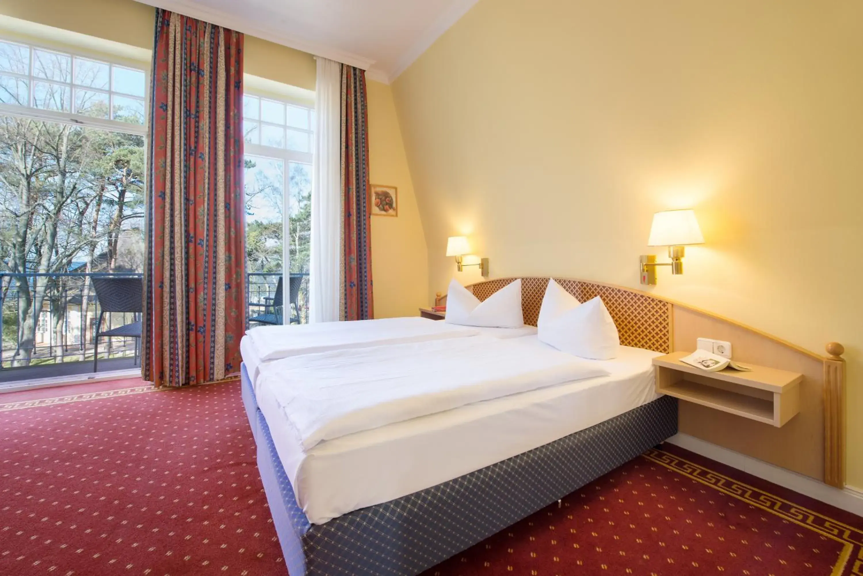 Family Room Inland Facing (2 Adults + 2 Children) in Aparthotel Kühlungsborn, Villa am Konzertgarten Family Room Inland Facing (2 Adults + 2 Children) in Aparthotel Kühlungsborn, Villa am Konzertgarten