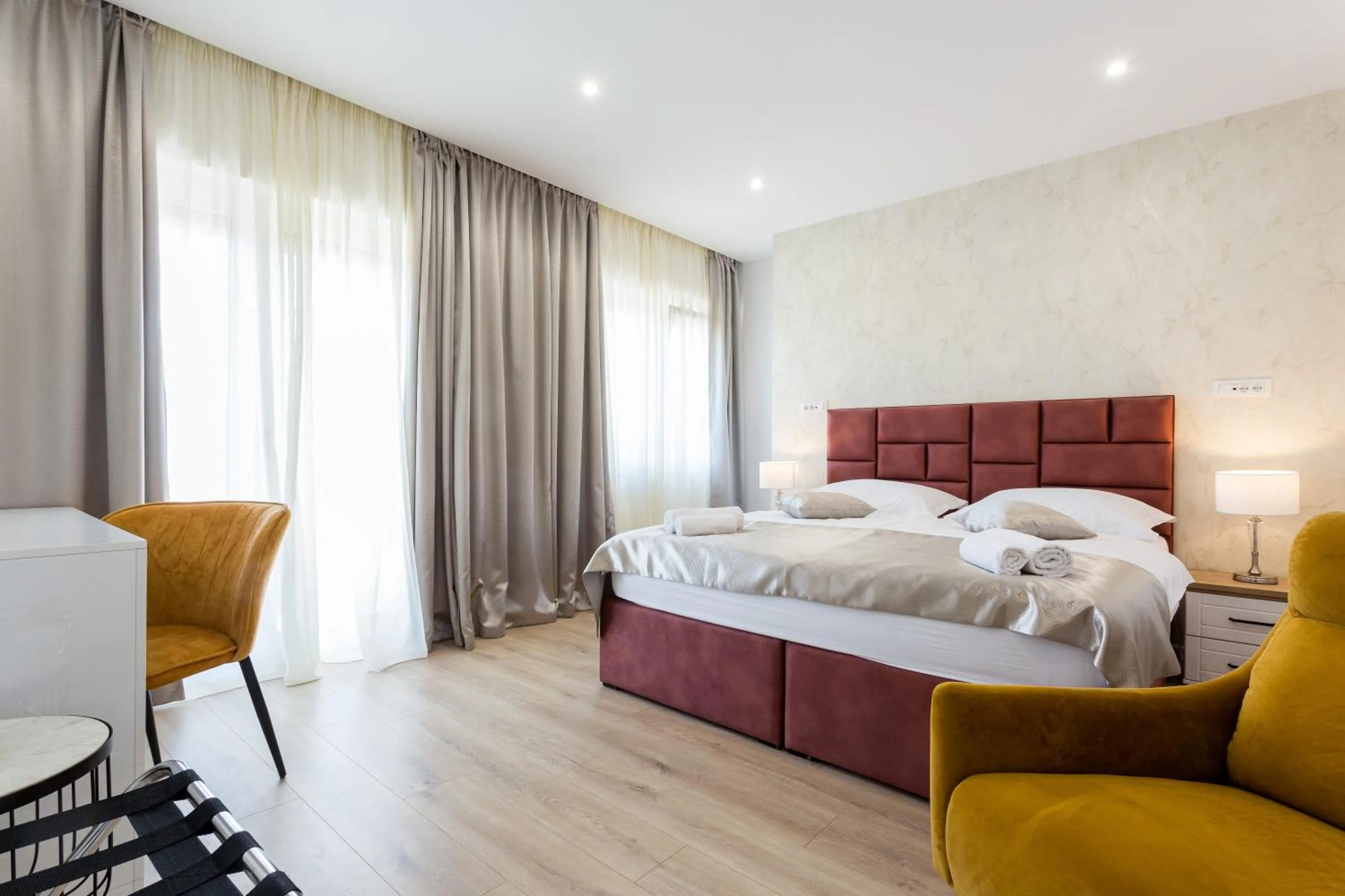 Bedroom, Bed in Shine of Life Luxury Rooms