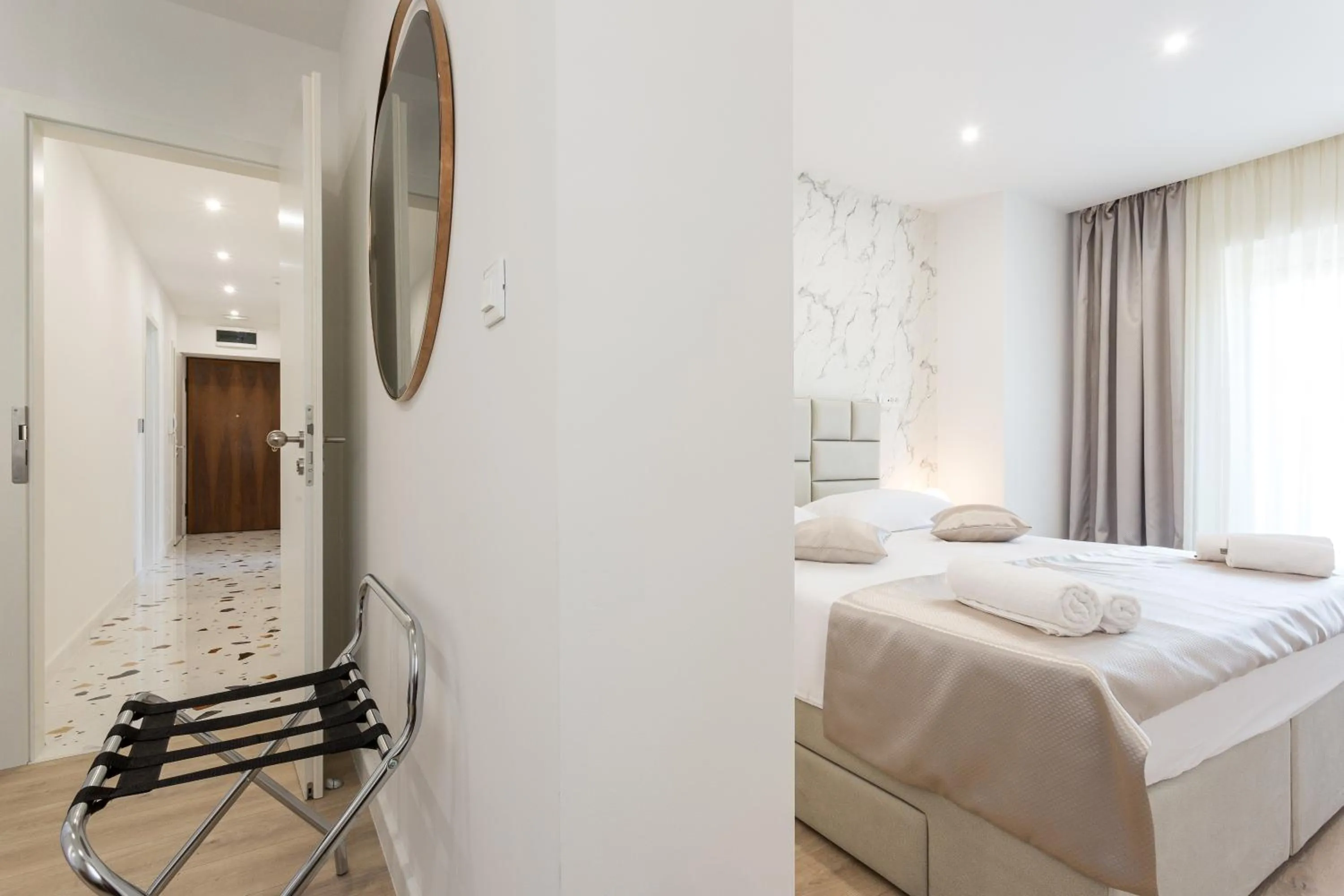 Bedroom, Bed in Shine of Life Luxury Rooms